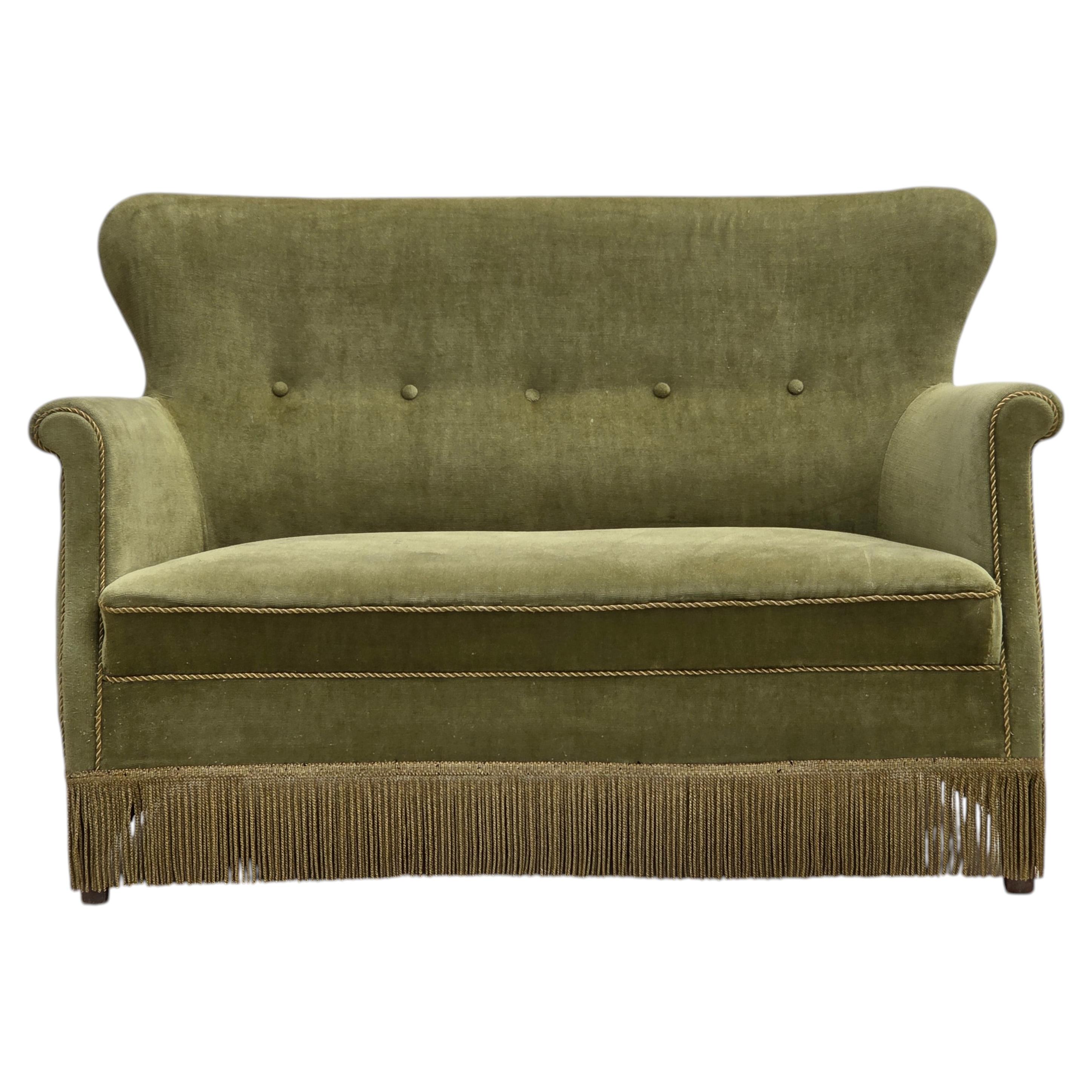 Años 70, sofá danés de 2 plazas, terciopelo verde claro para muebles. en venta