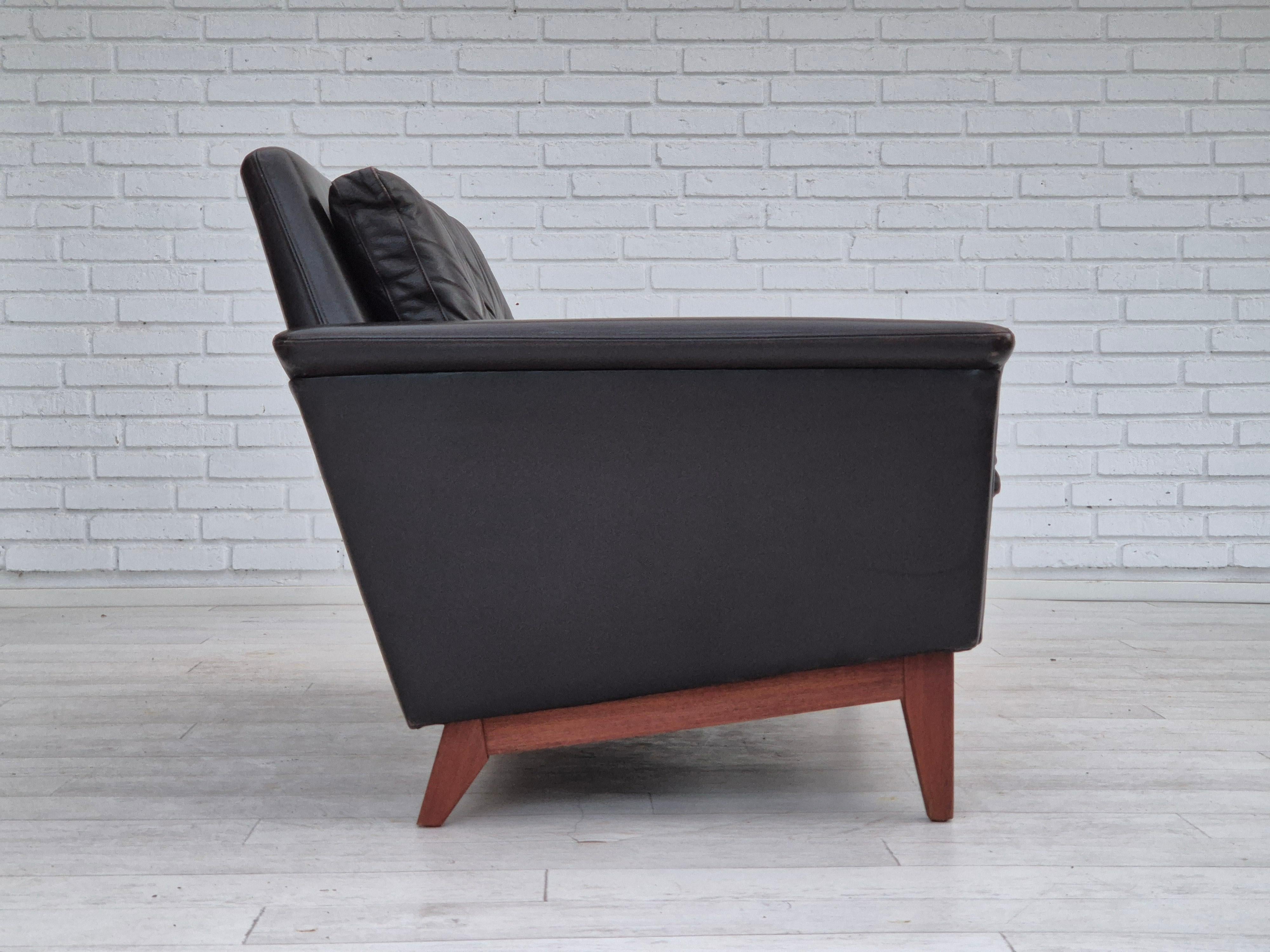 1970, canapé danois à 2 places, état d'origine, meuble en cuir, bois de teck. en vente 3