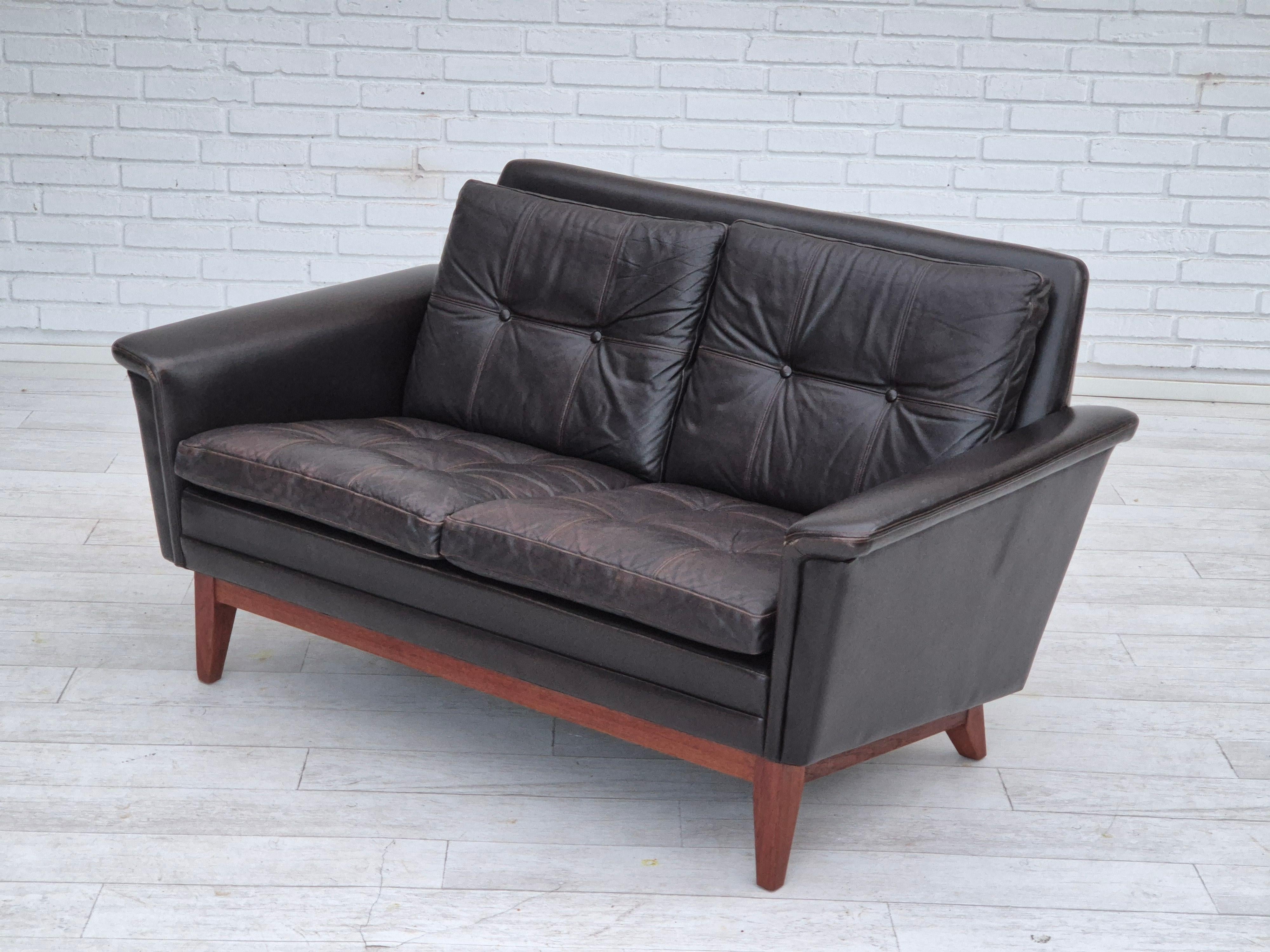 1970, canapé danois à 2 places, état d'origine, meuble en cuir, bois de teck. en vente 4