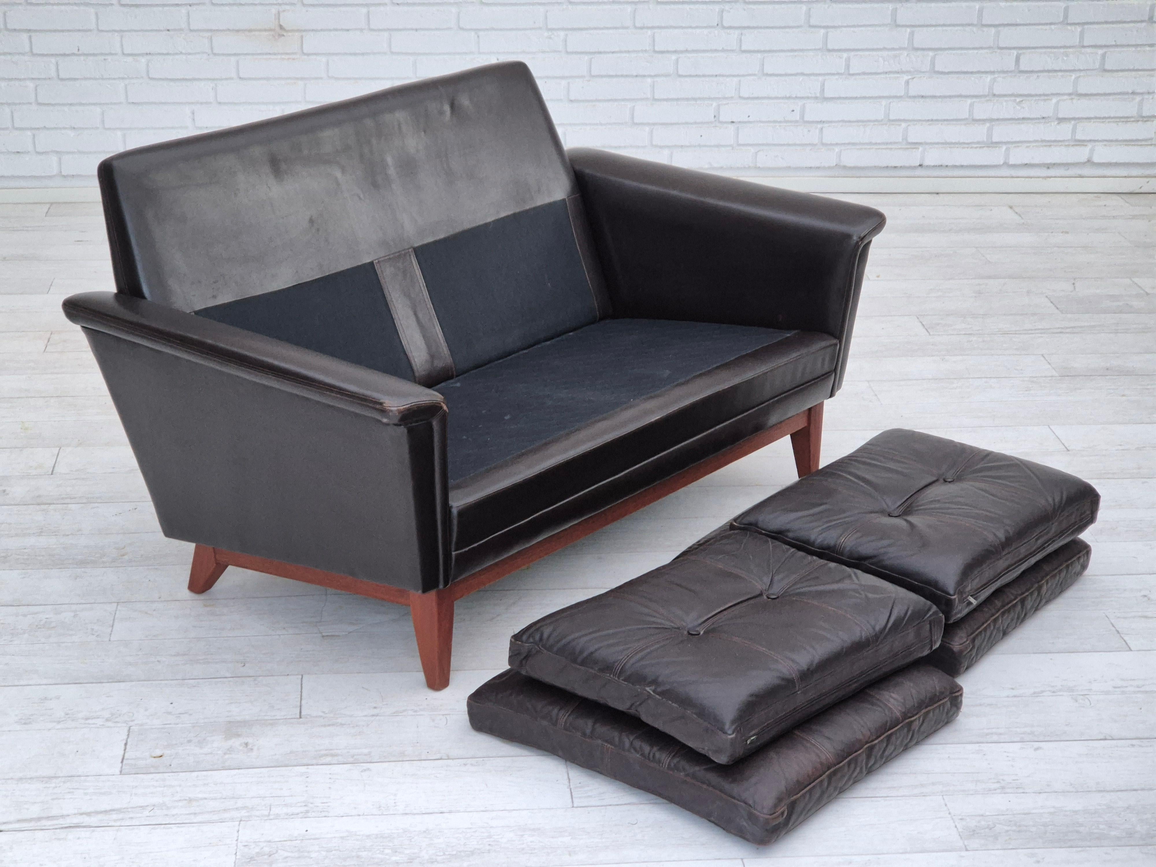 1970, canapé danois à 2 places, état d'origine, meuble en cuir, bois de teck. en vente 6
