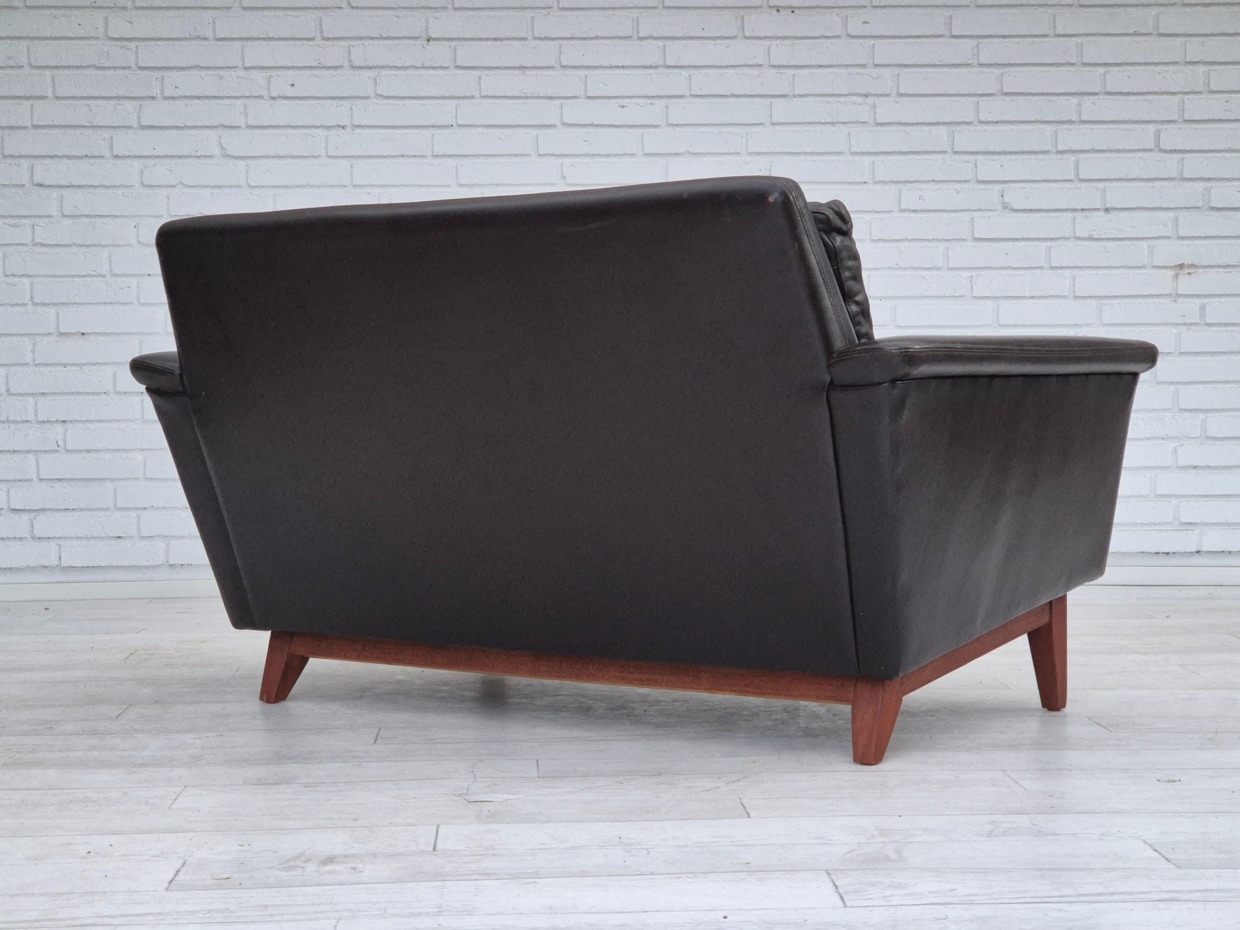 Fin du 20e siècle 1970, canapé danois à 2 places, état d'origine, meuble en cuir, bois de teck. en vente