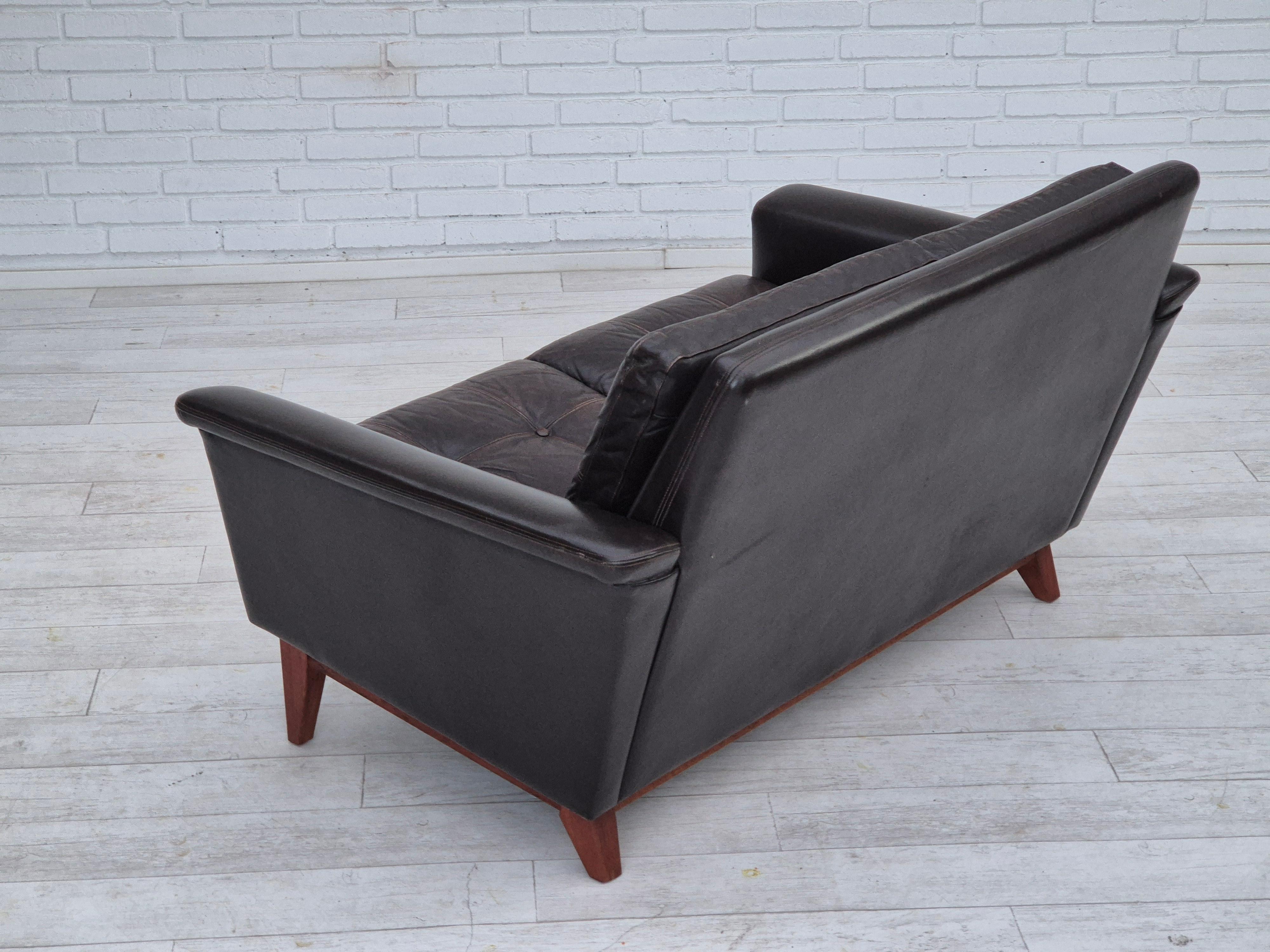 1970, canapé danois à 2 places, état d'origine, meuble en cuir, bois de teck. en vente 1