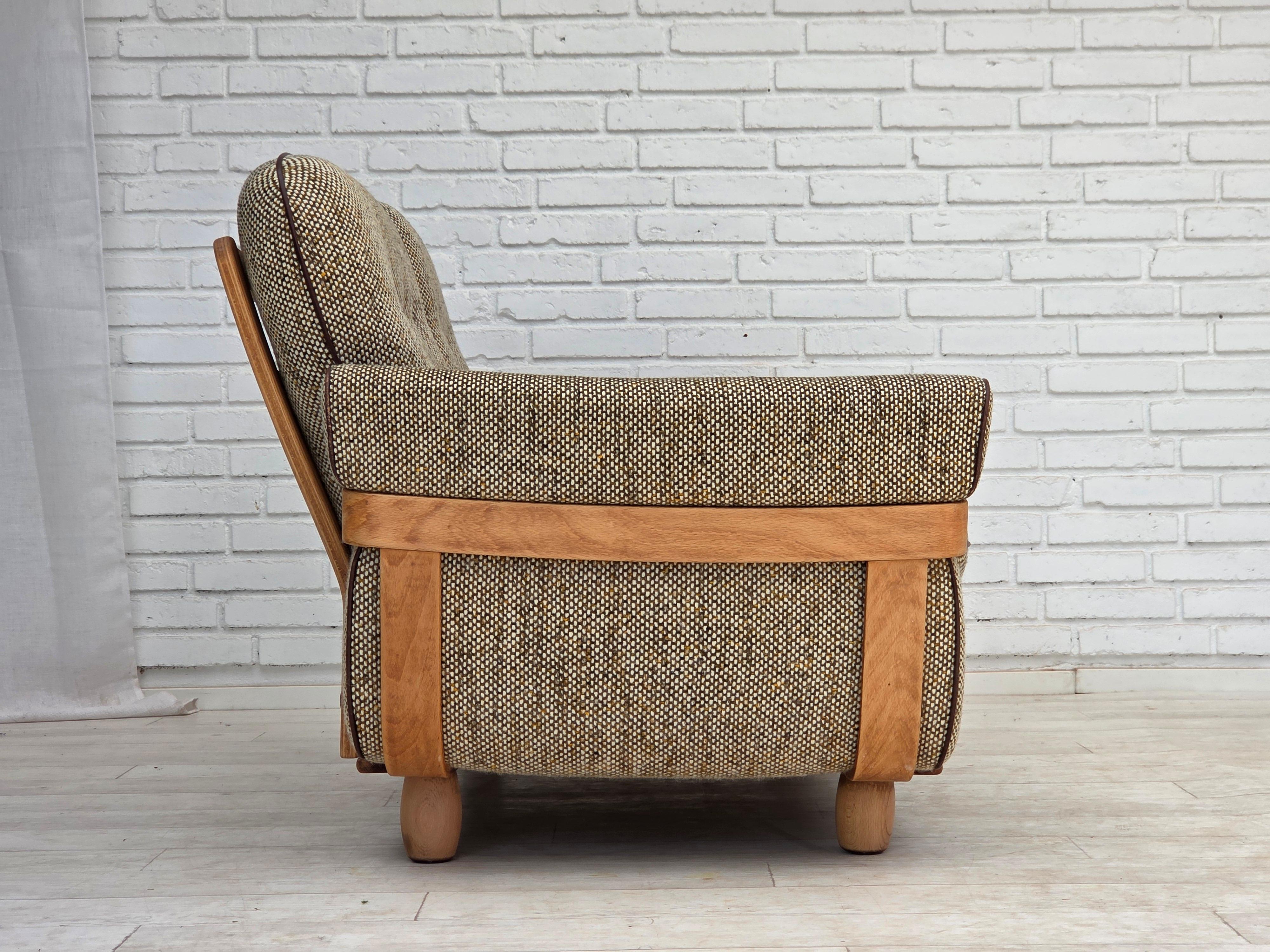 1970s, Danish 2-seater sofa, original condition, furniture wool, bentwood. In Good Condition For Sale In Tarm, 82