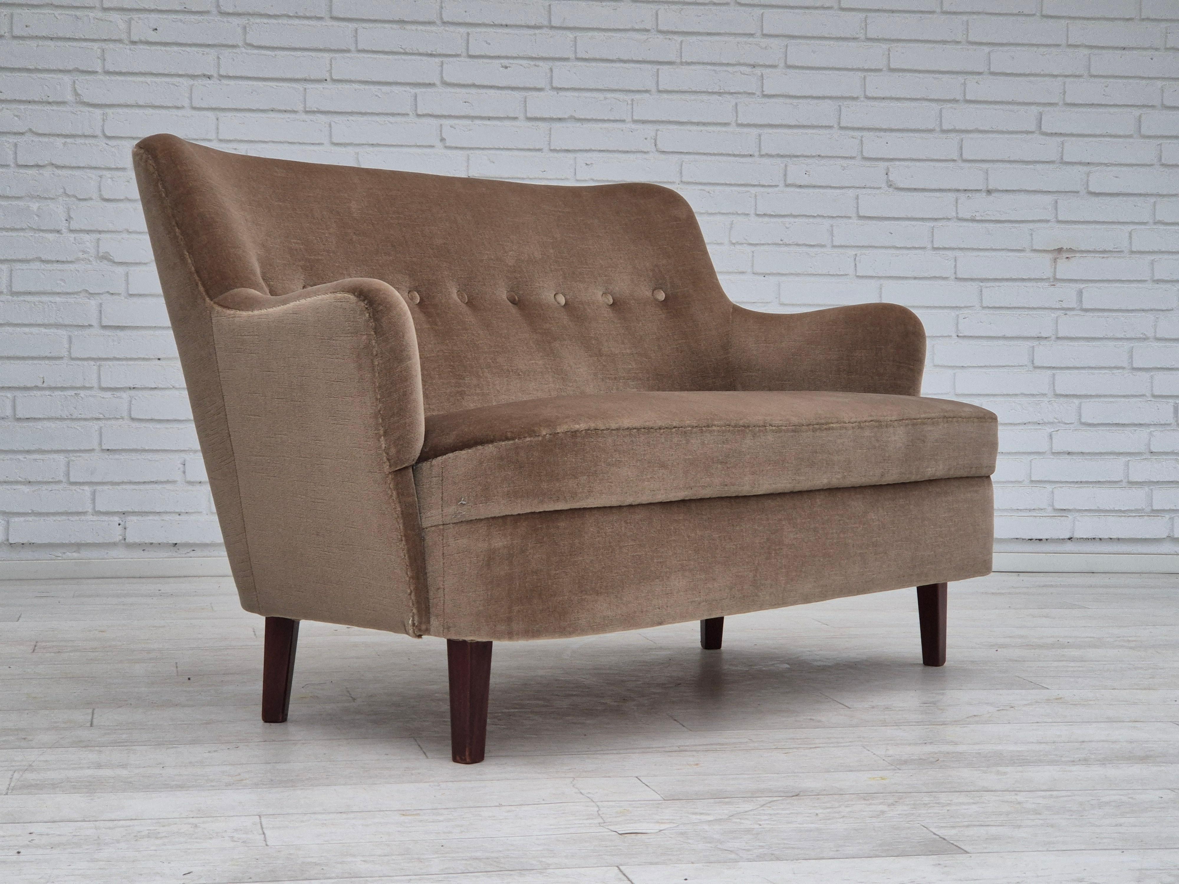 Scandinave moderne 1970, canapé danois à 2 places, état d'origine, velours de meuble vert. en vente