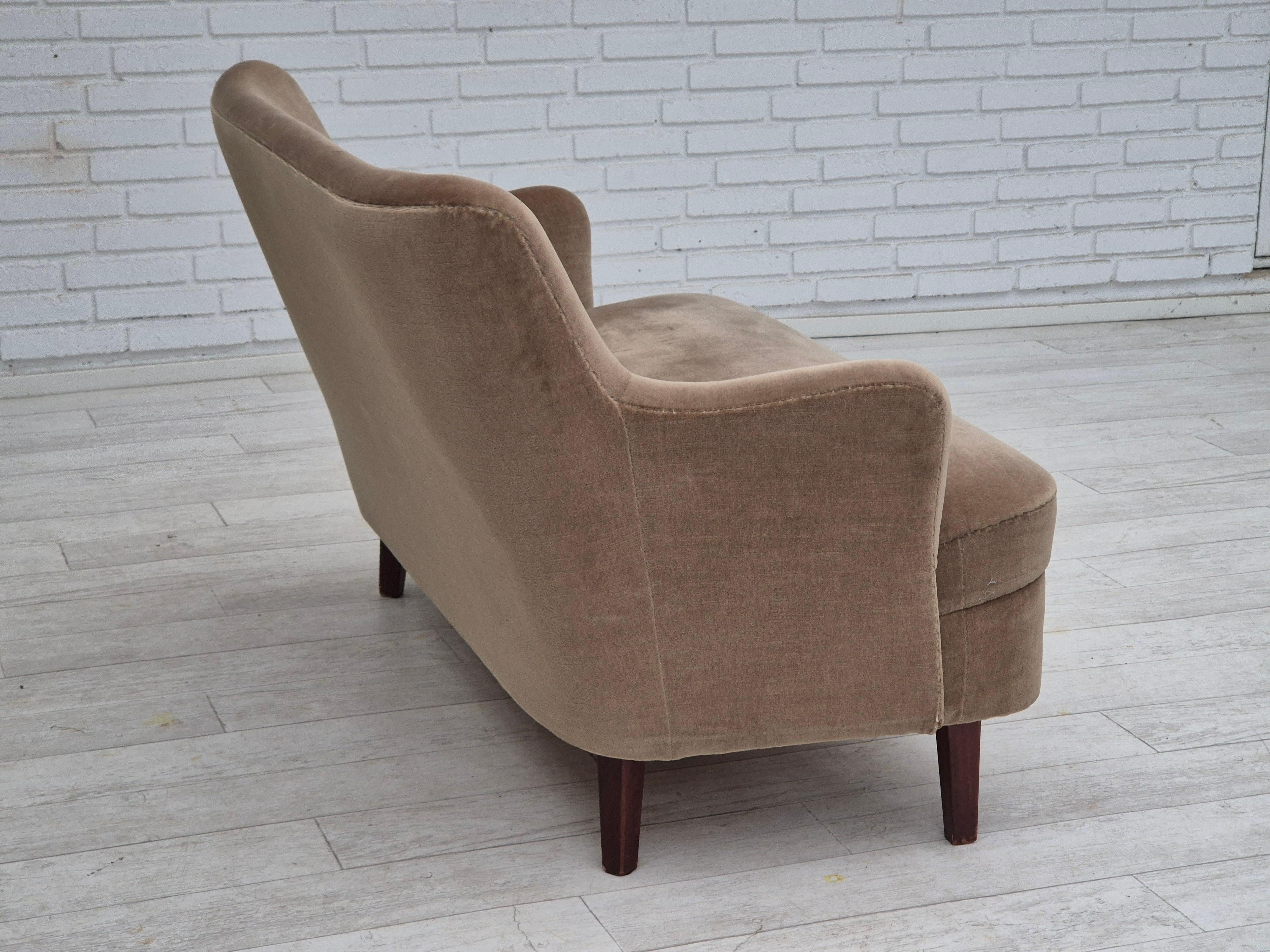 Fin du 20e siècle 1970, canapé danois à 2 places, état d'origine, velours de meuble vert. en vente