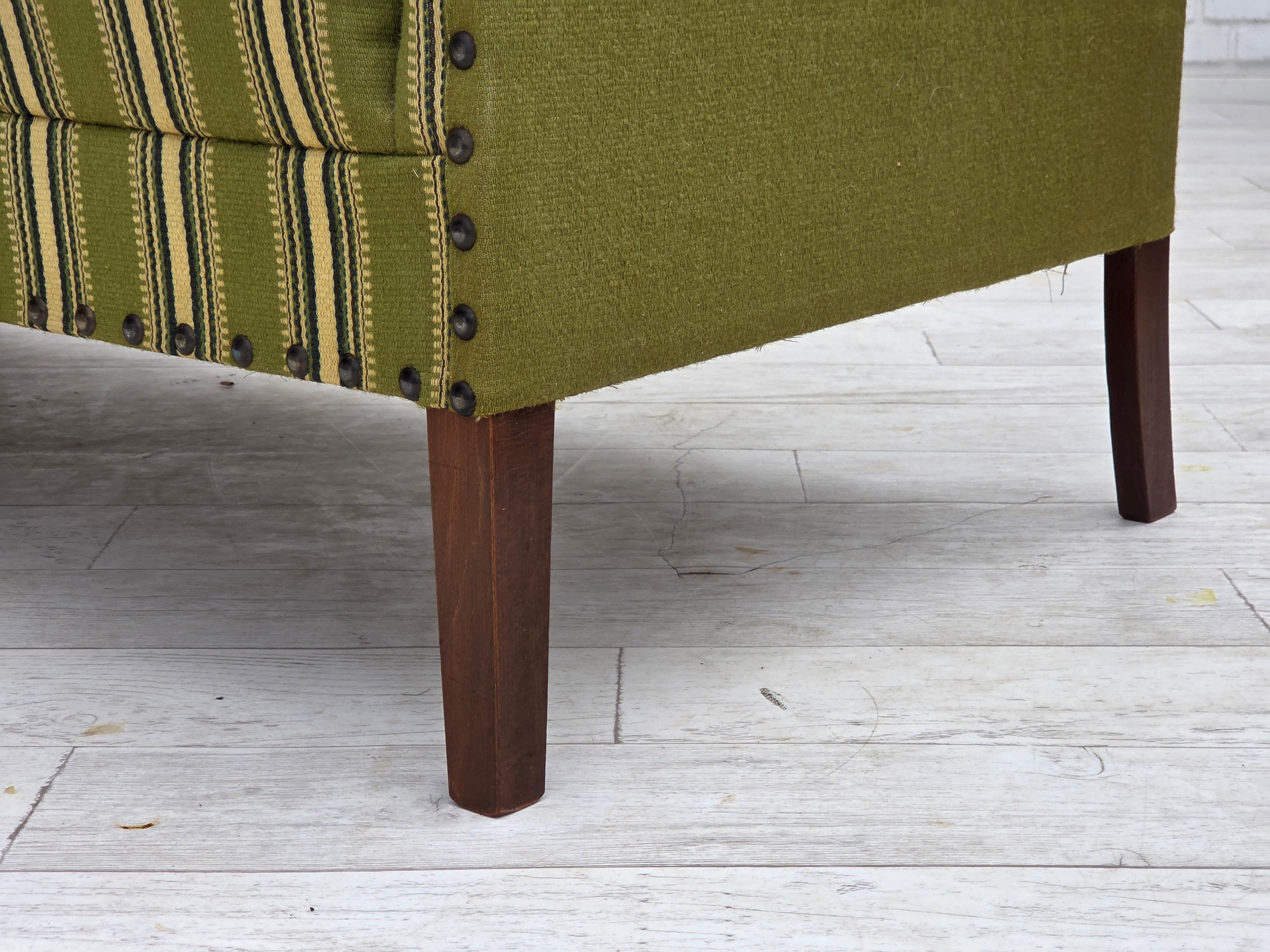 1970s, Danish 2-seater sofa, original green furniture wool, beech wood. For Sale 4