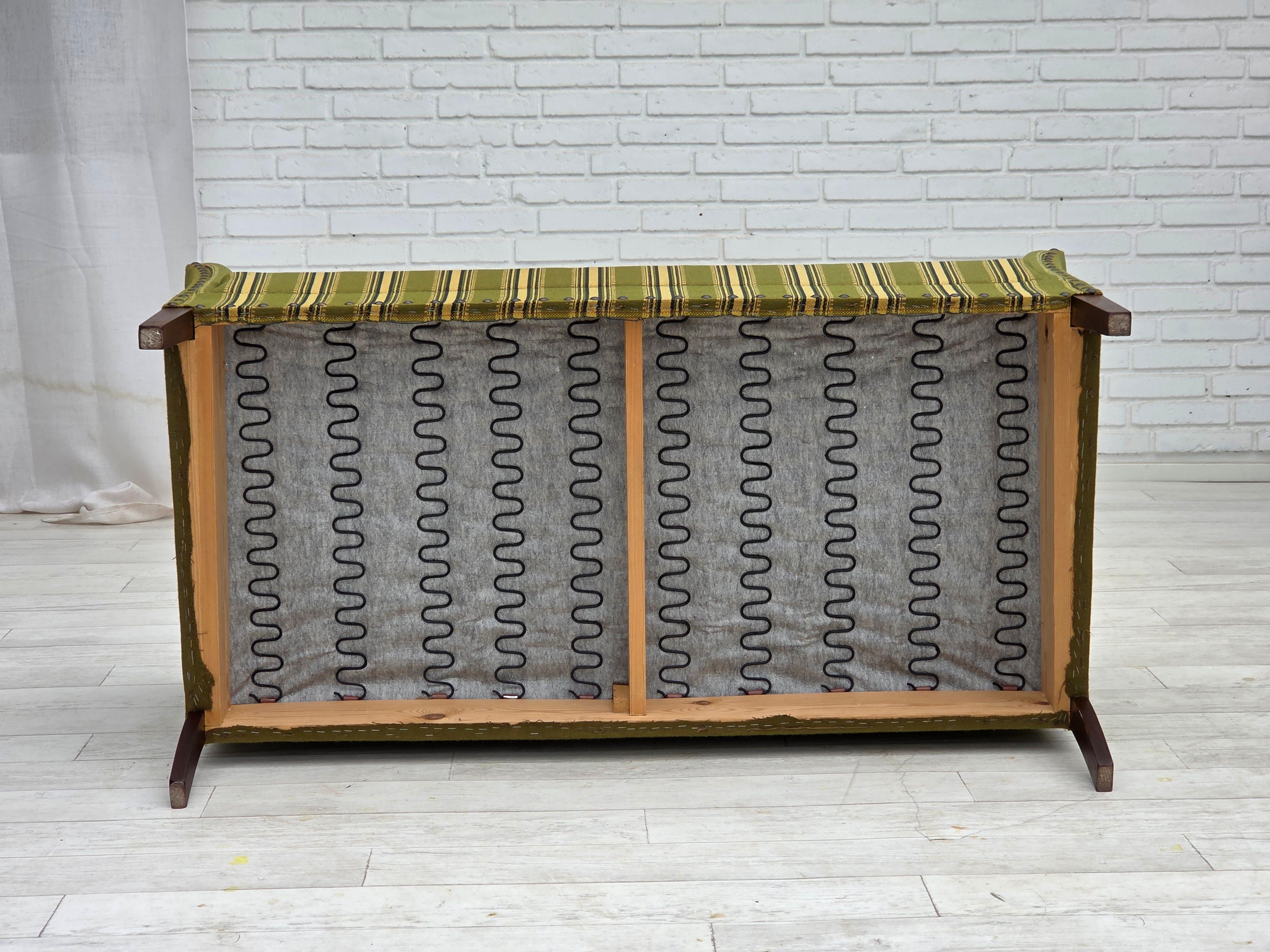 1970s, Danish 2-seater sofa, original green furniture wool, beech wood. For Sale 5