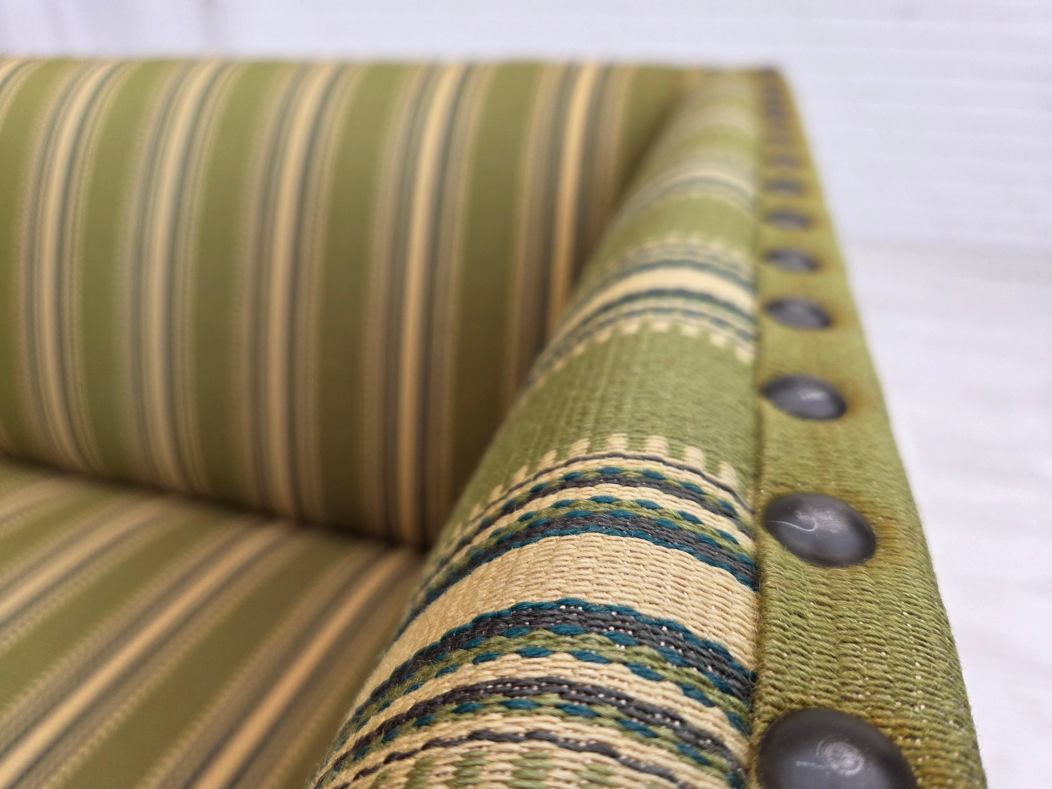 1970s, Danish 2-seater sofa, original green furniture wool, beech wood. For Sale 6
