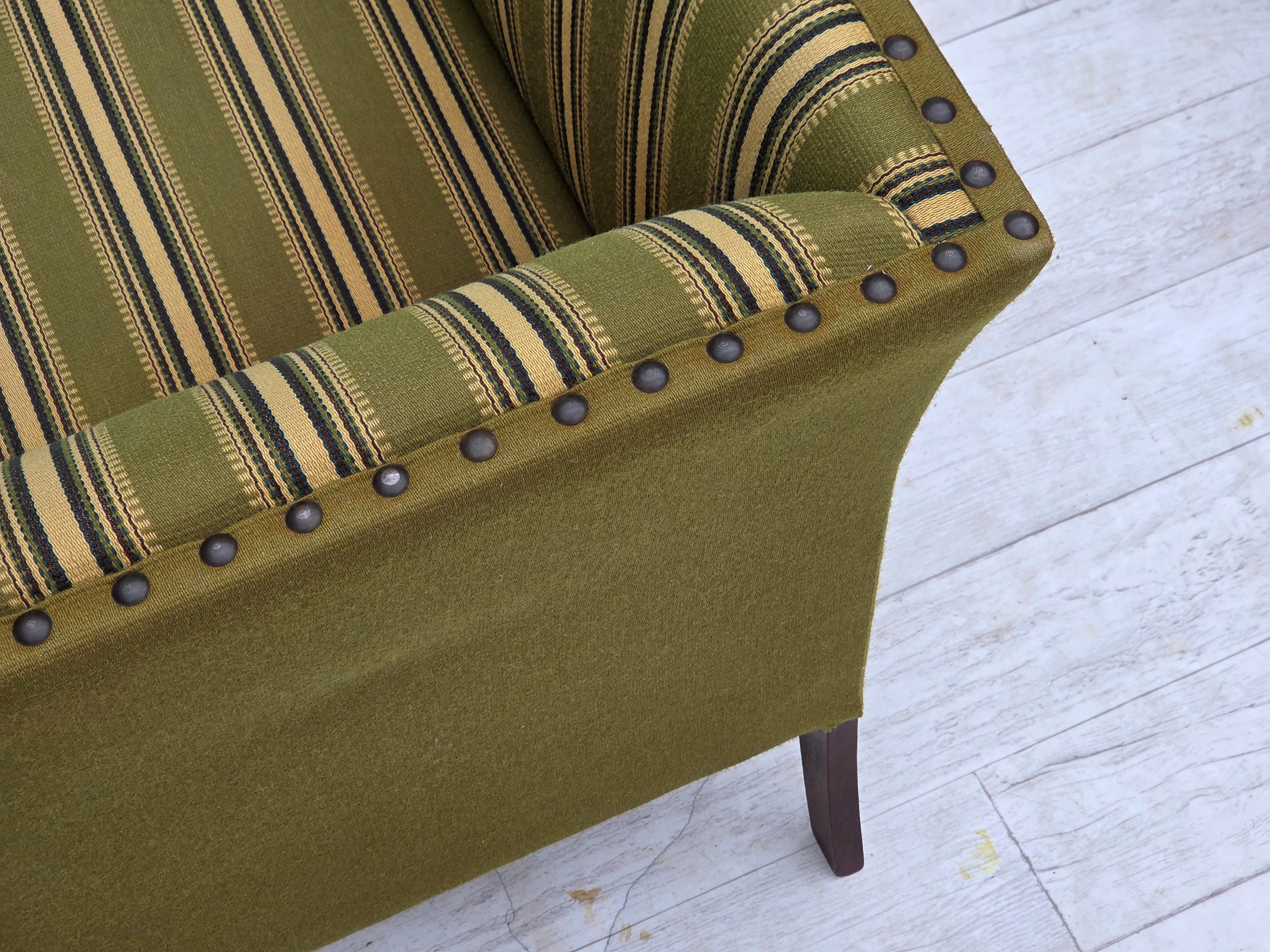 1970s, Danish 2-seater sofa, original green furniture wool, beech wood. For Sale 9