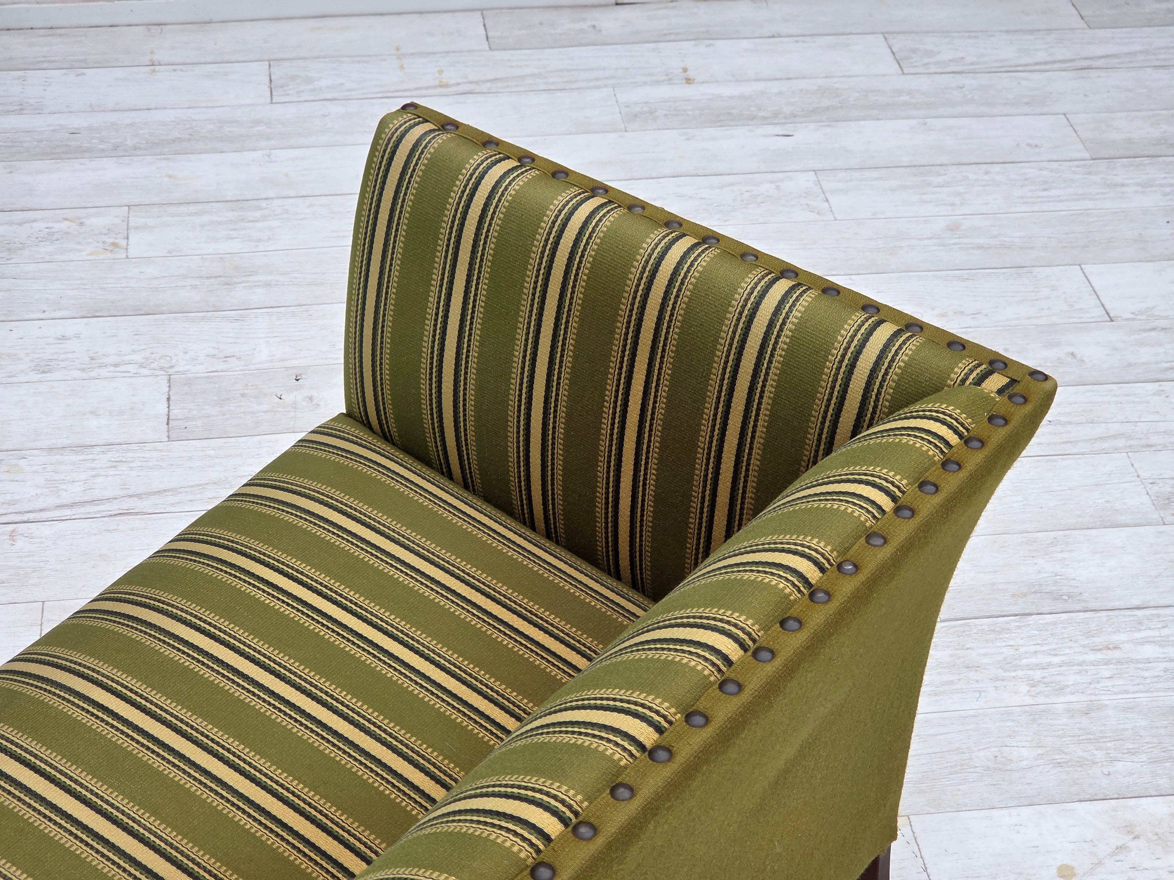 1970s, Danish 2-seater sofa, original green furniture wool, beech wood. For Sale 11