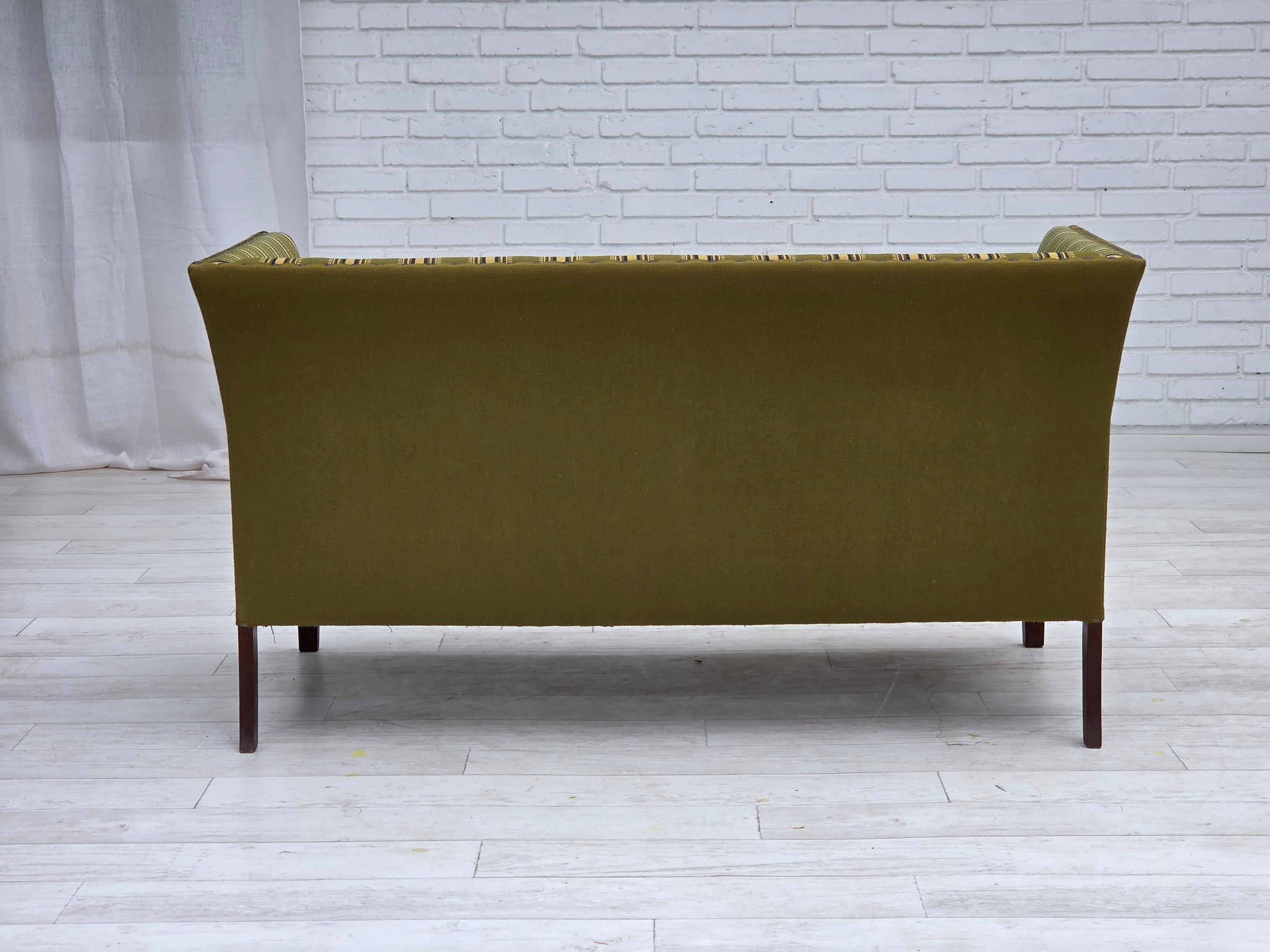 1970s, Danish 2-seater sofa, original green furniture wool, beech wood. For Sale 1