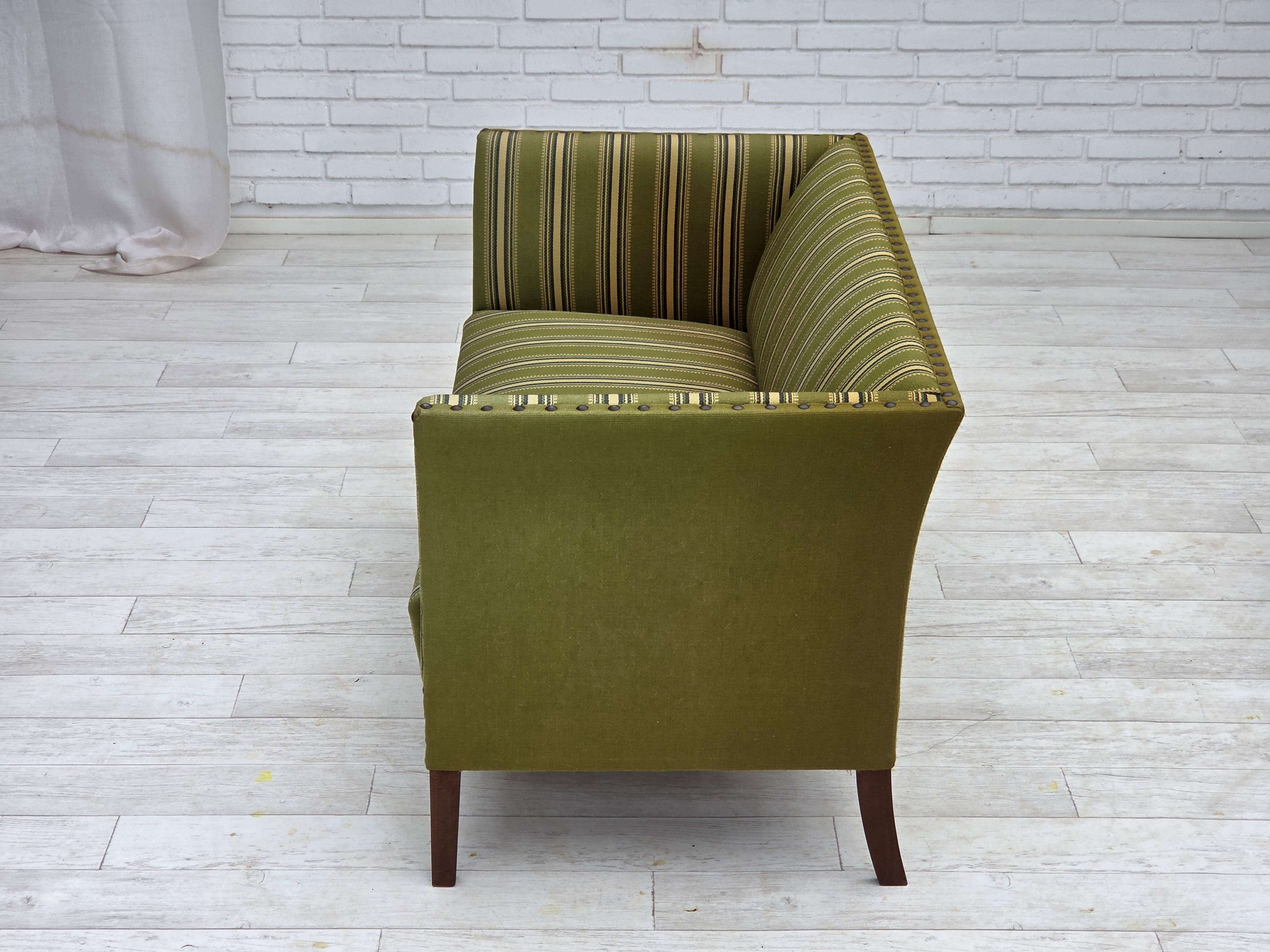 1970s, Danish 2-seater sofa, original green furniture wool, beech wood. For Sale 3