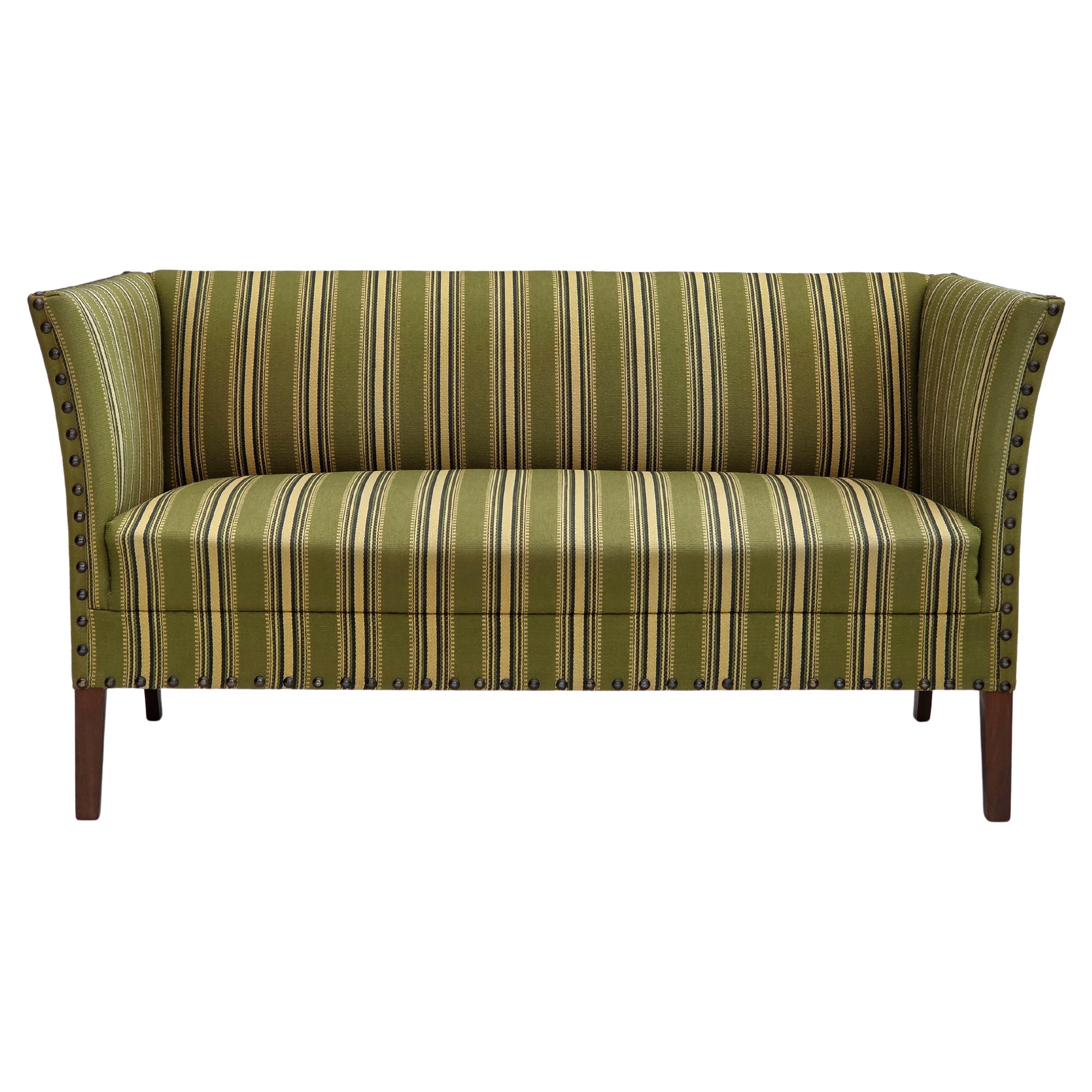 Años 70, sofá danés de 2 plazas, muebles originales de lana verde, madera de haya.