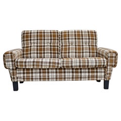 1970er Jahre, Dänisches 2-Sitzer-Sofa, originaler sehr guter Zustand, Möbelwolle.
