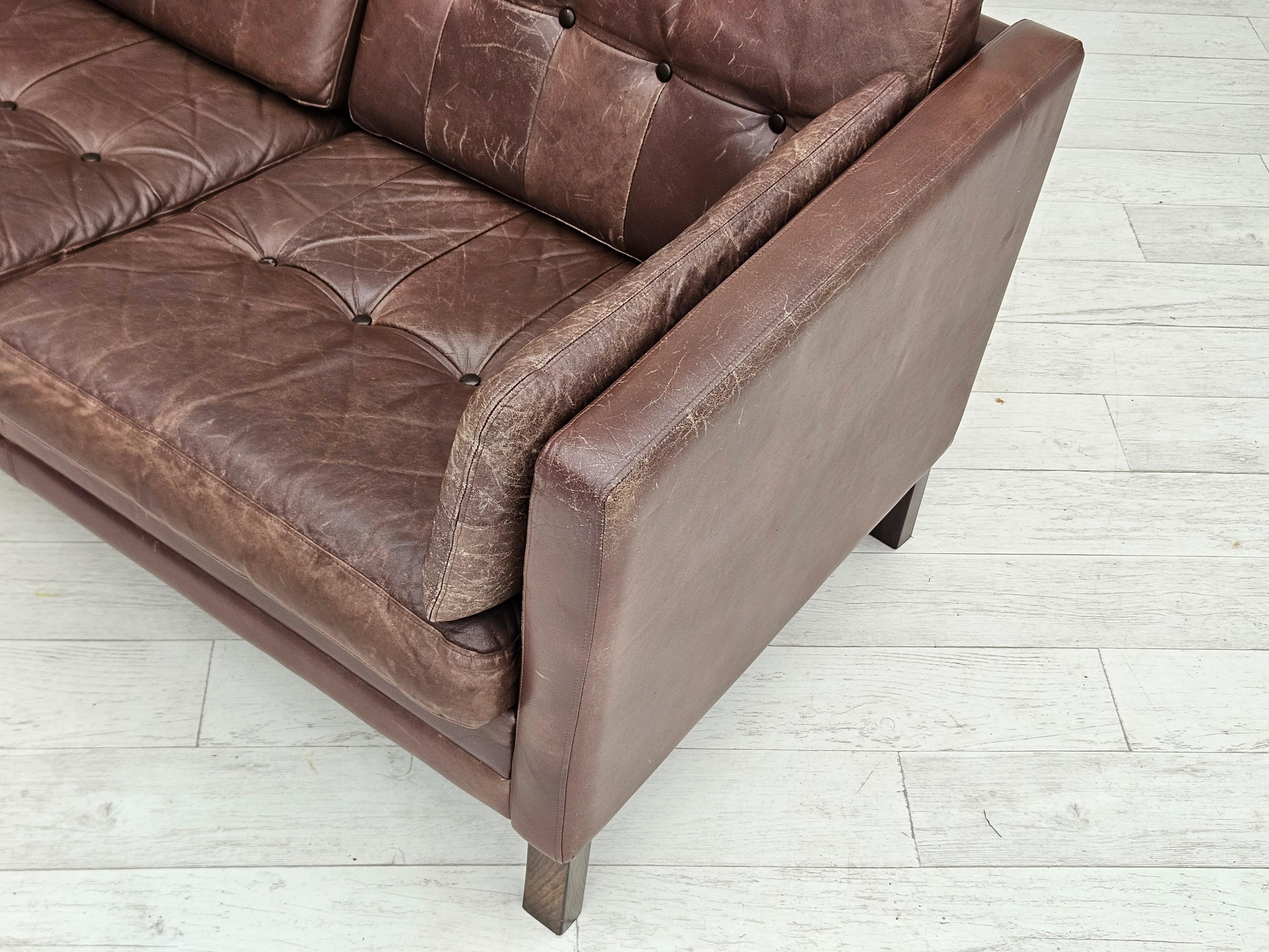 1970s, Danish 3-seater classic sofa, original brown leather. For Sale 9