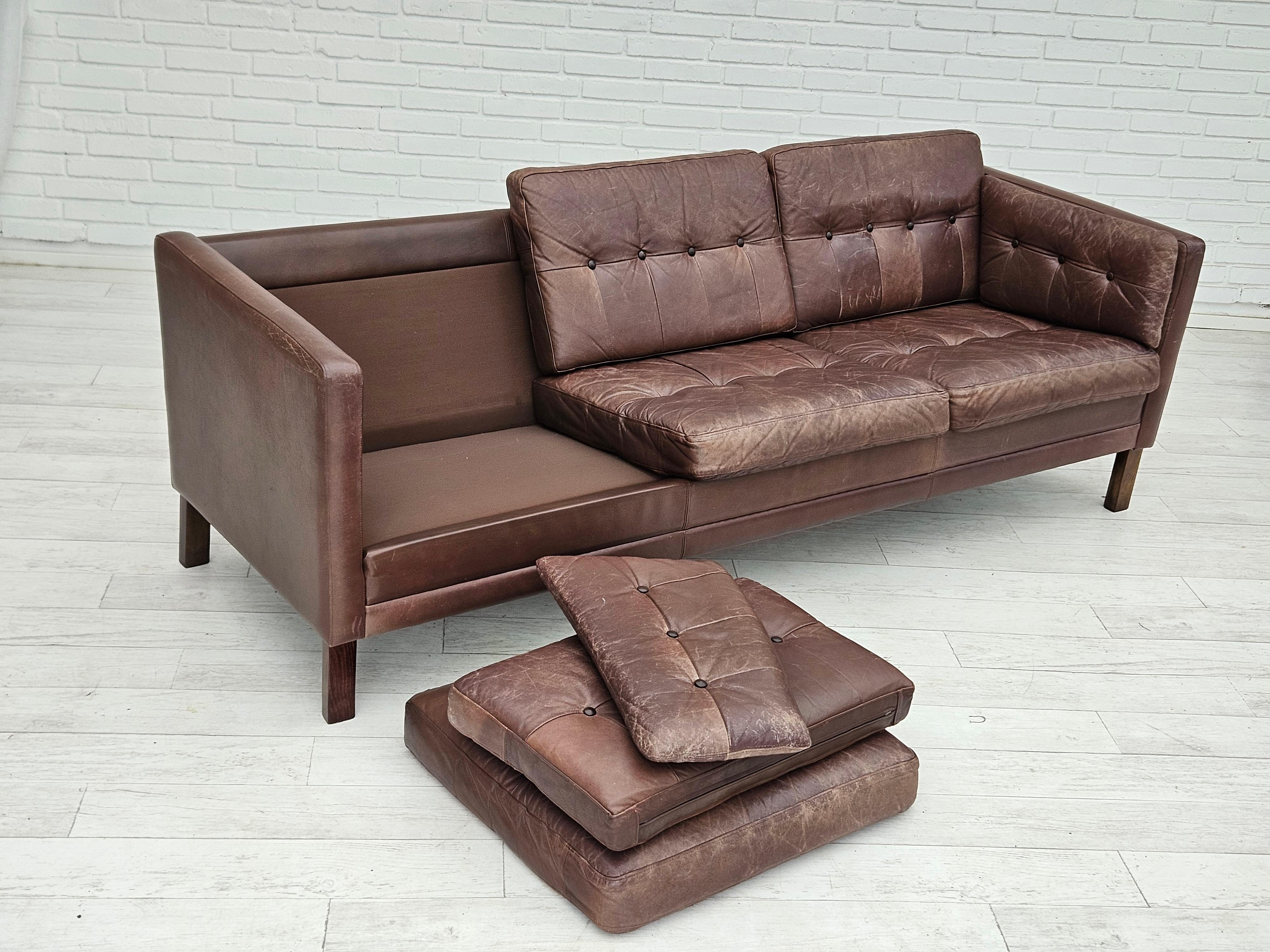 1970s, Danish 3-seater classic sofa, original brown leather. For Sale 11