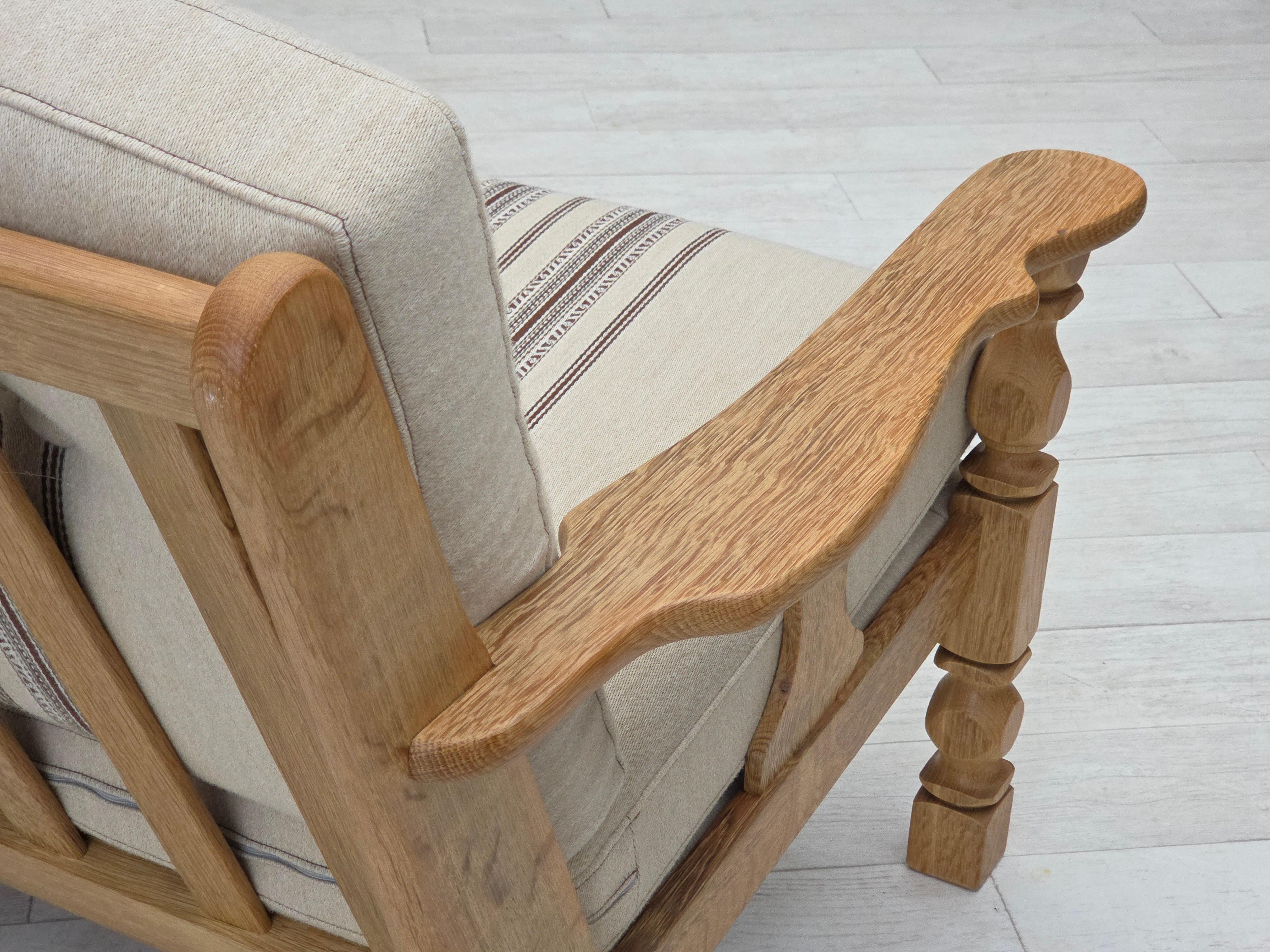 Anni '70, divano danese a 3 posti, lana da arredamento beige, legno massiccio di quercia. in vendita 6