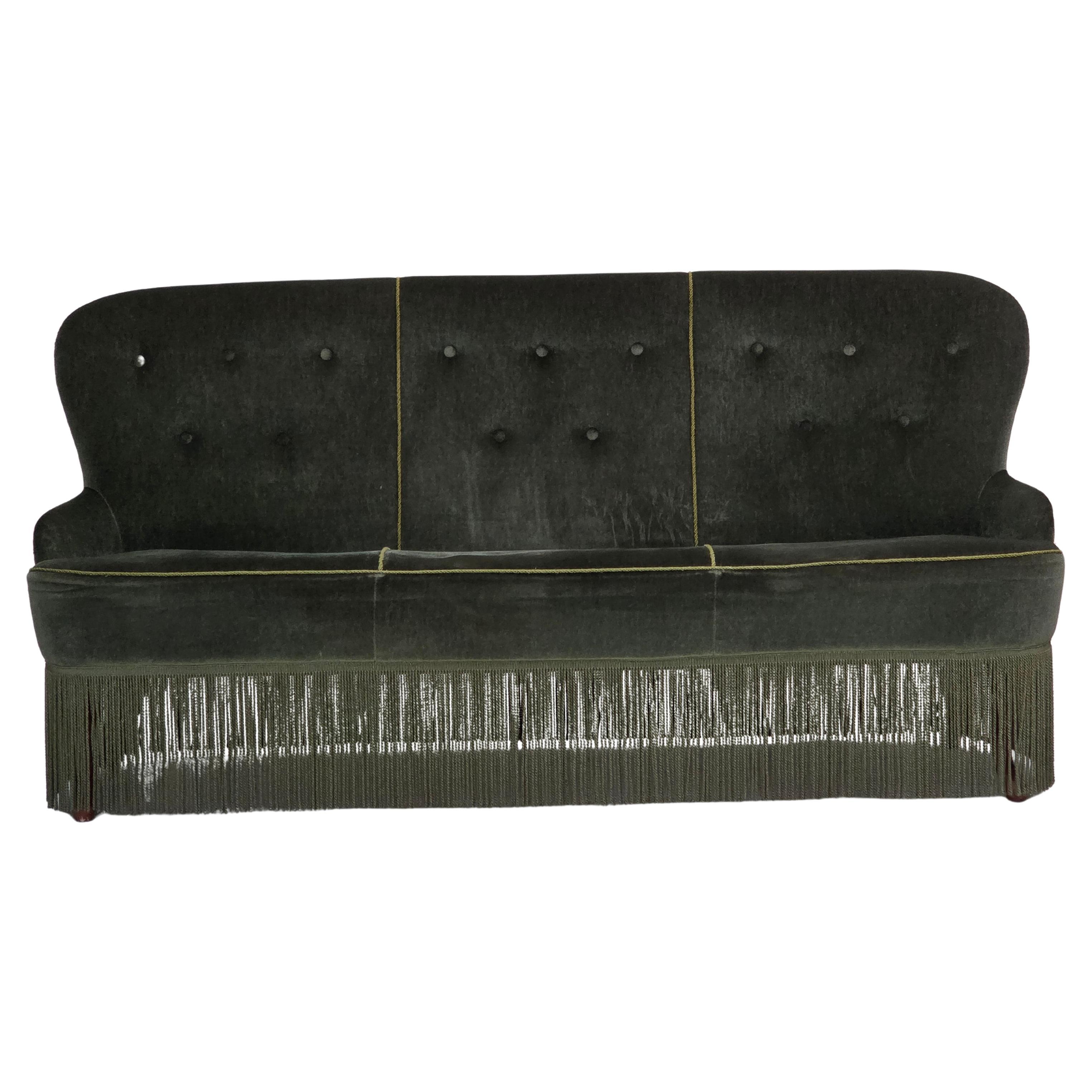 1970er Jahre, dänisches 3-Sitzer-Sofa, Möbelvelours, Buchenholzbeine, original.