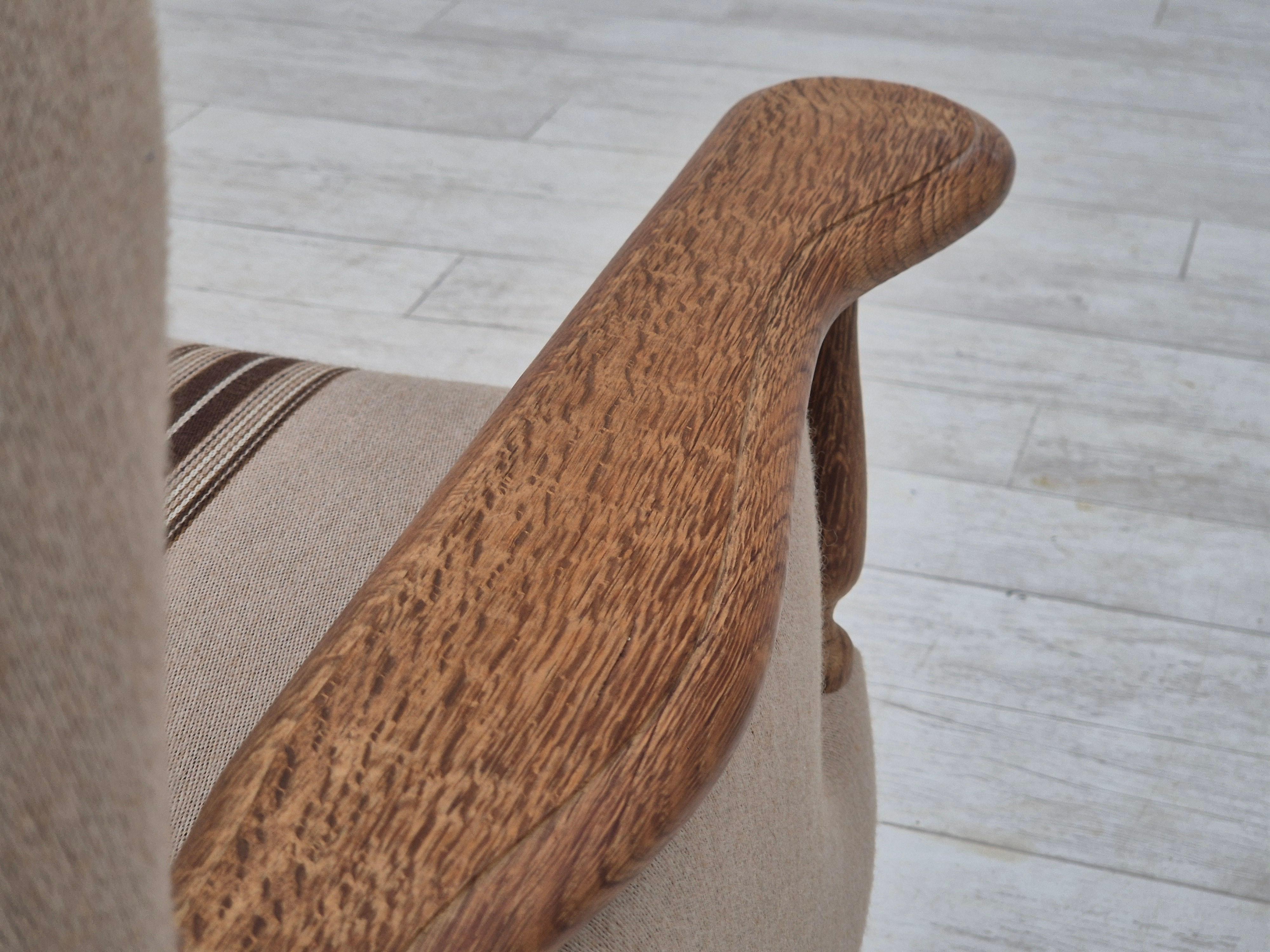 1970s, Danish 3-seater sofa, furniture wool fabric, oak wood, original. en vente 10