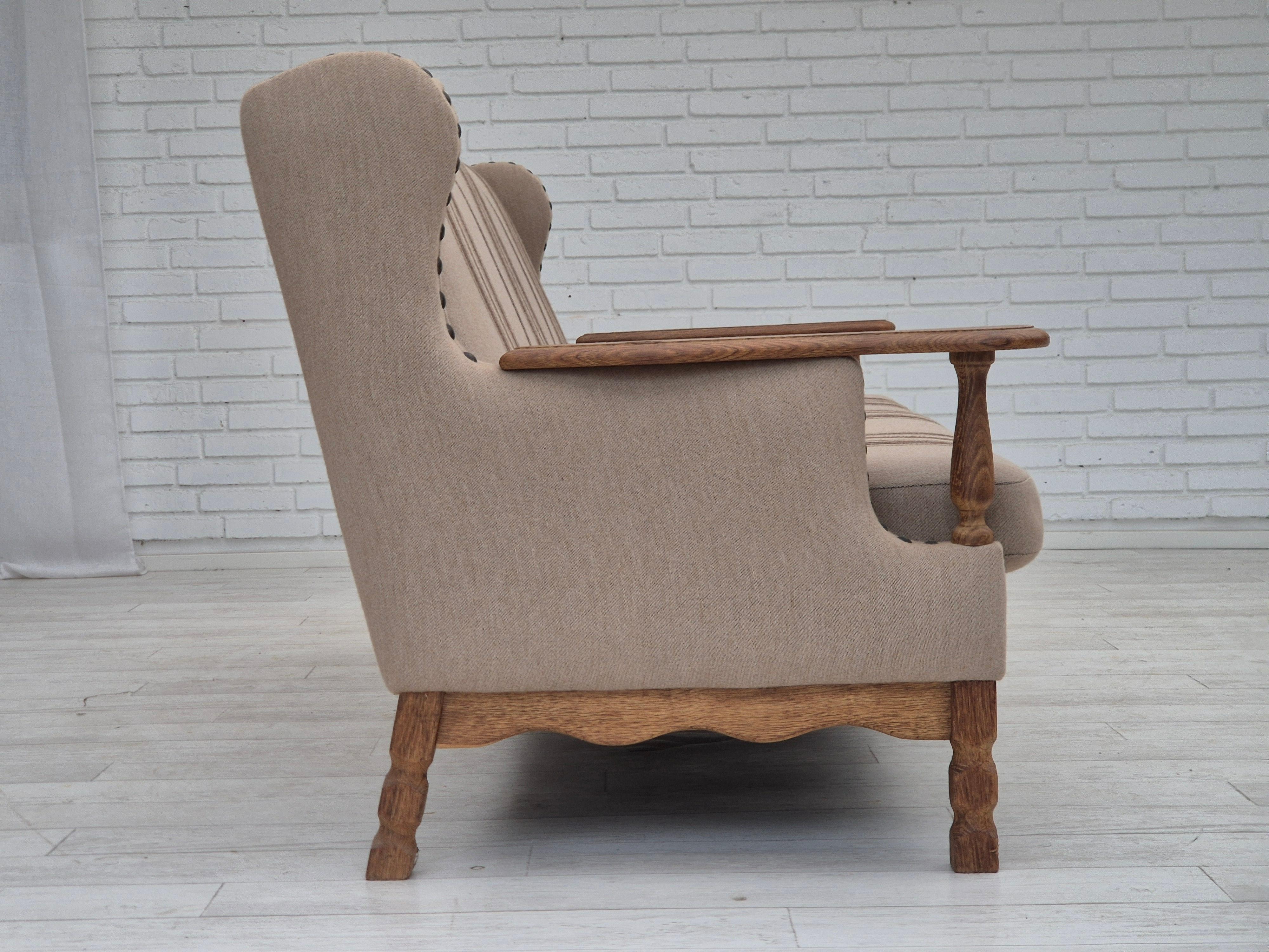 Danois 1970s, Danish 3-seater sofa, furniture wool fabric, oak wood, original. en vente