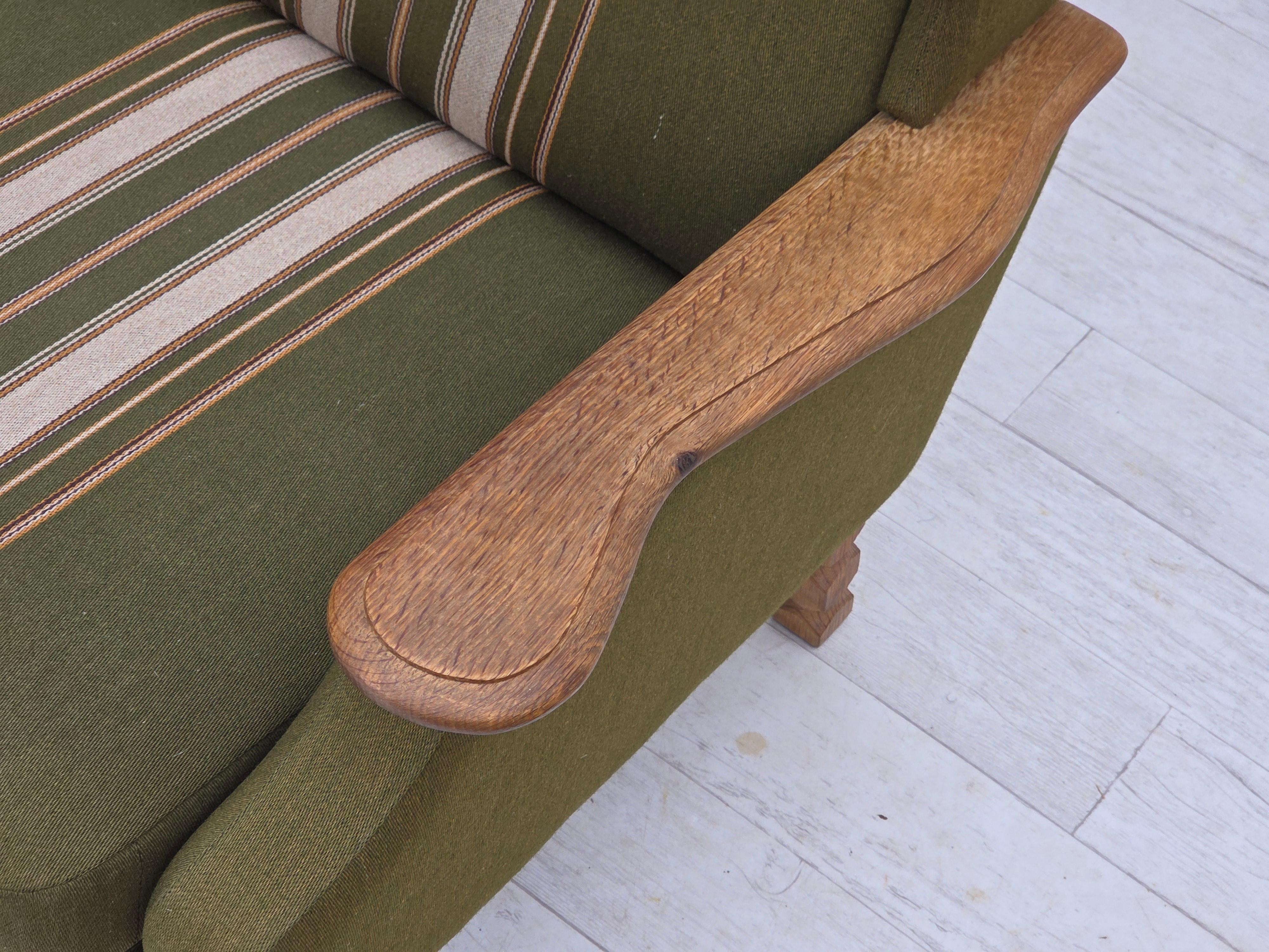Scandinave moderne 1970s, Danish 3-seater sofa, furniture wool, solid oak wood. en vente
