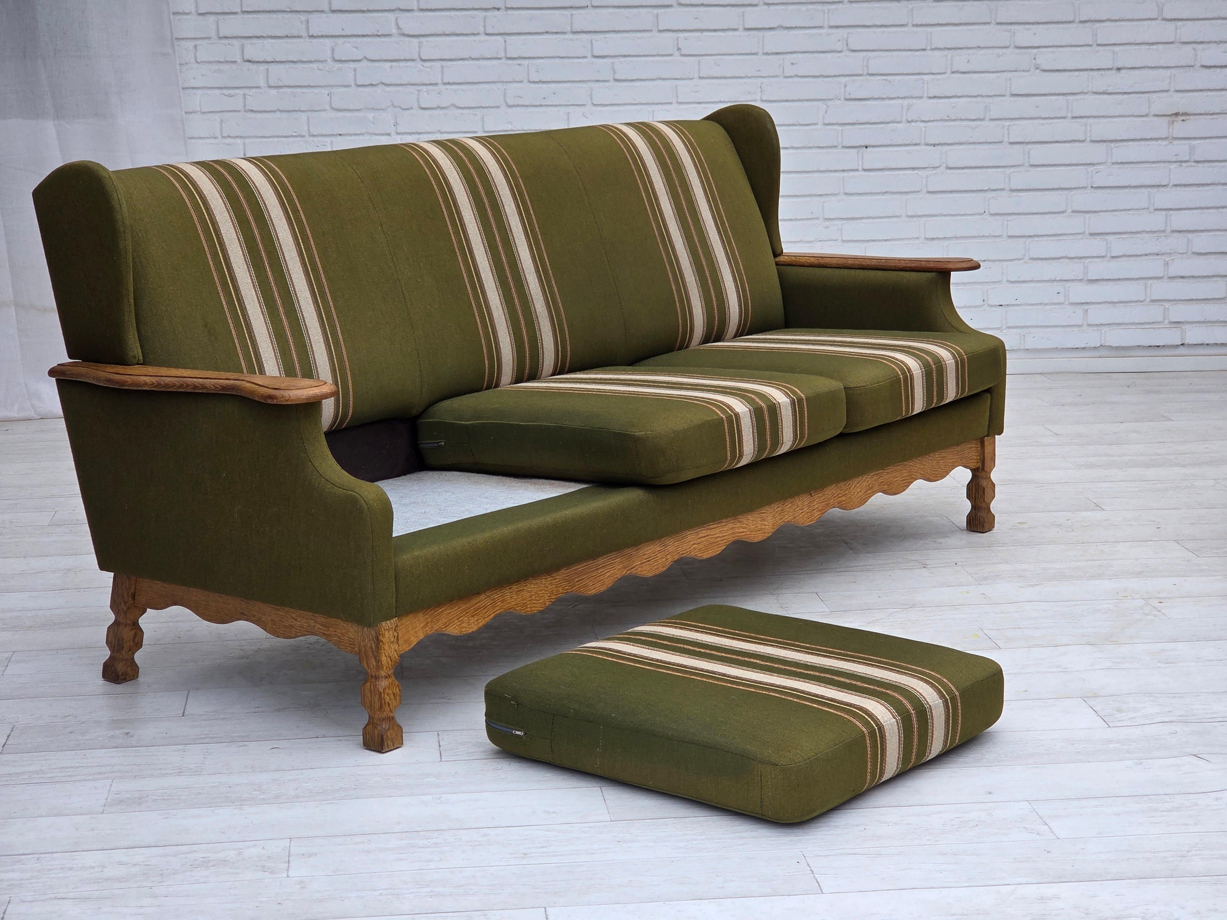 Laine 1970s, Danish 3-seater sofa, furniture wool, solid oak wood. en vente