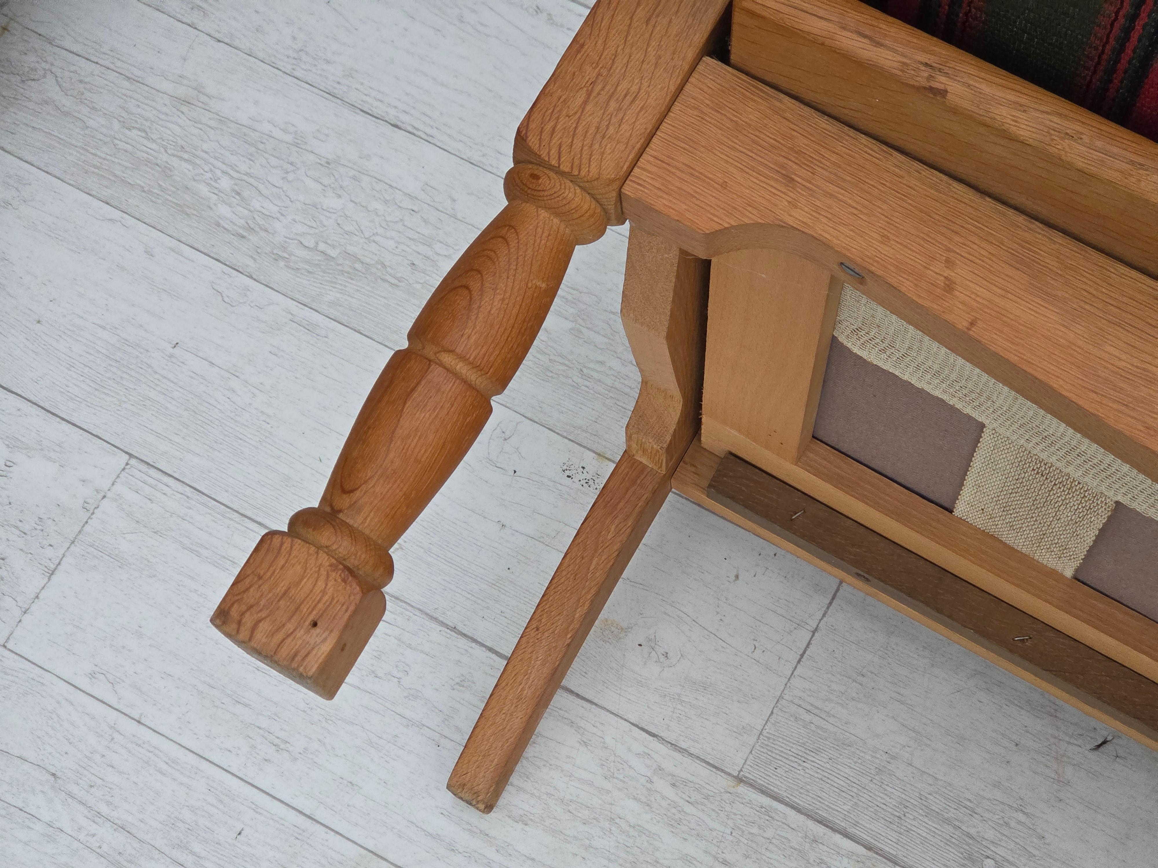 1970er, Dänisches 3-Sitzer-Sofa, grüne Möbelwolle, Eichenholz. im Angebot 6