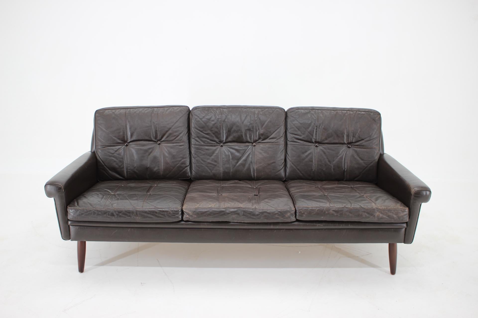 1970s Sven Skipper Danish 3-Seat Sofa in Dark Brown Leather In Good Condition For Sale In Praha, CZ