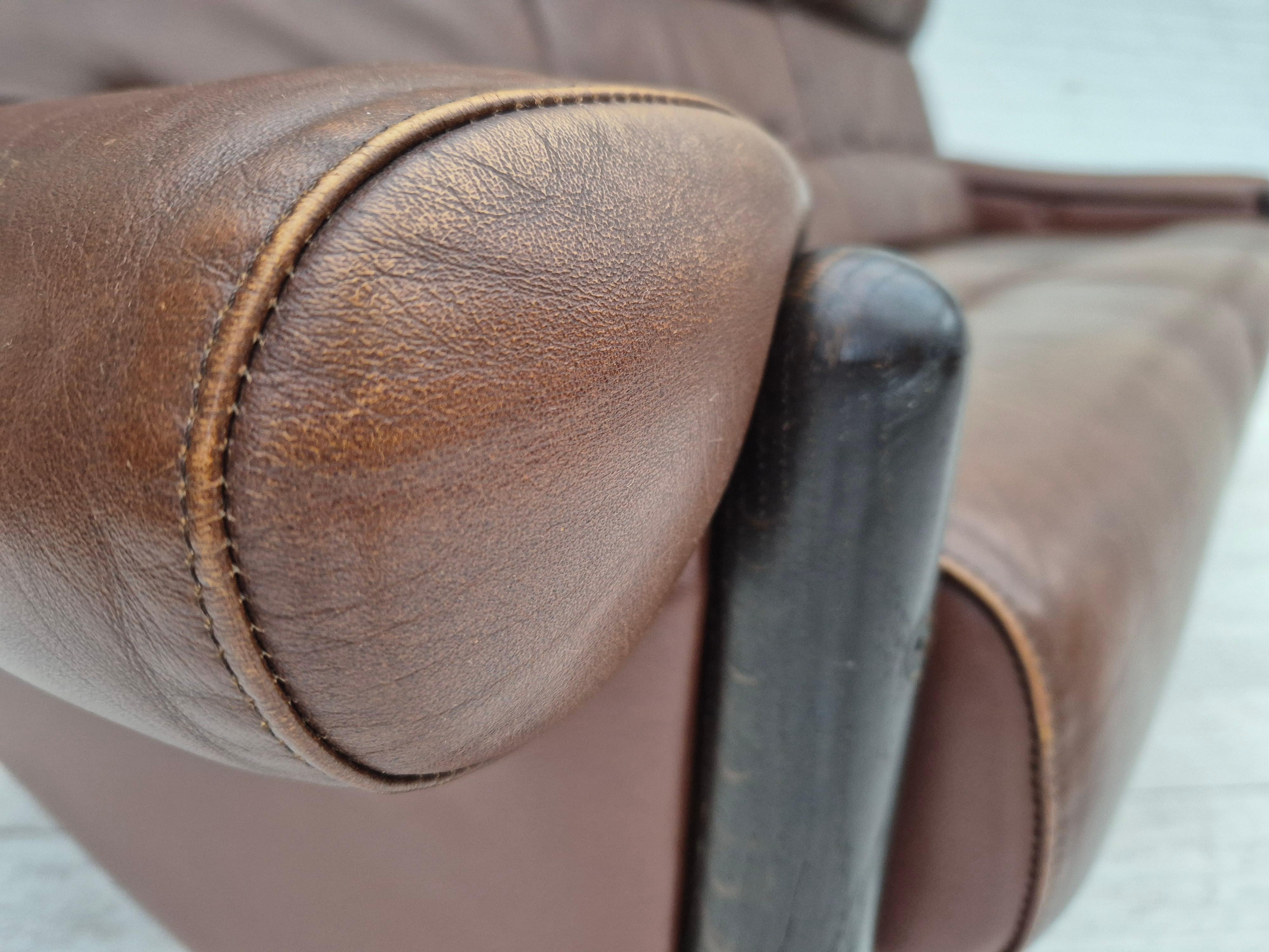 1970s, Danish 3-seater sofa, original condition, furniture leather, oak wood. For Sale 5