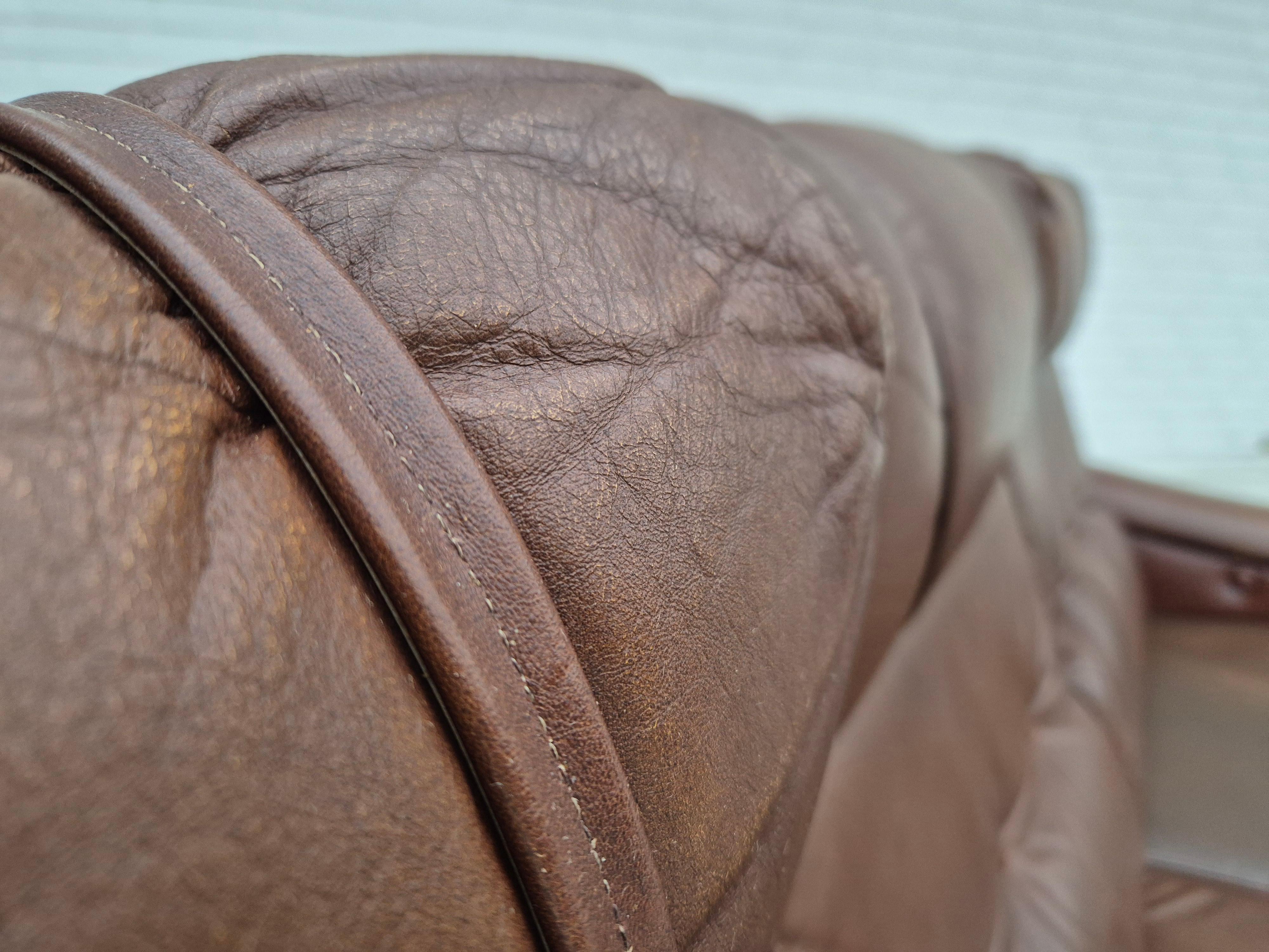 1970s, Danish 3-seater sofa, original condition, furniture leather, oak wood. For Sale 6