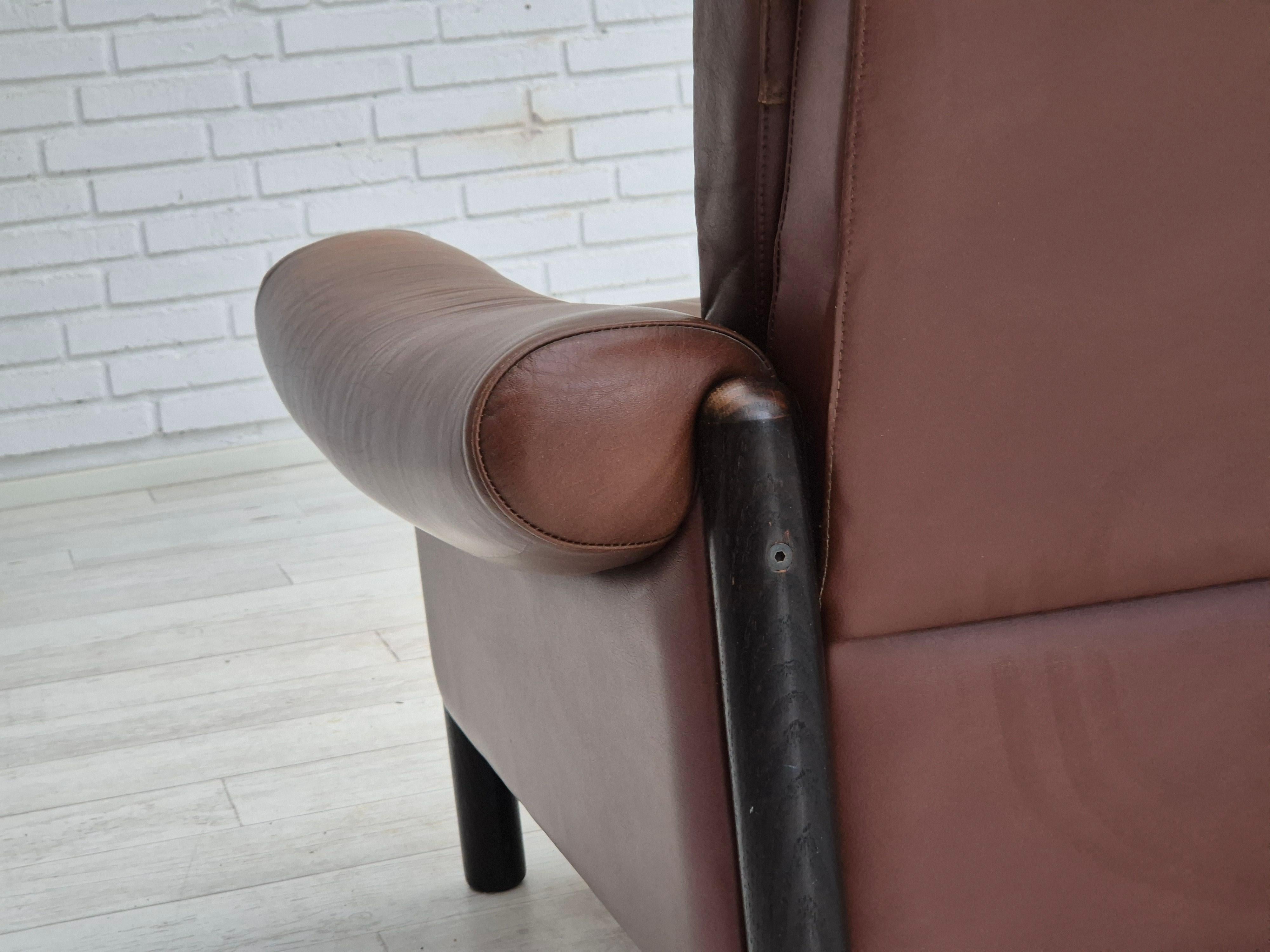 1970s, Danish 3-seater sofa, original condition, furniture leather, oak wood. For Sale 12
