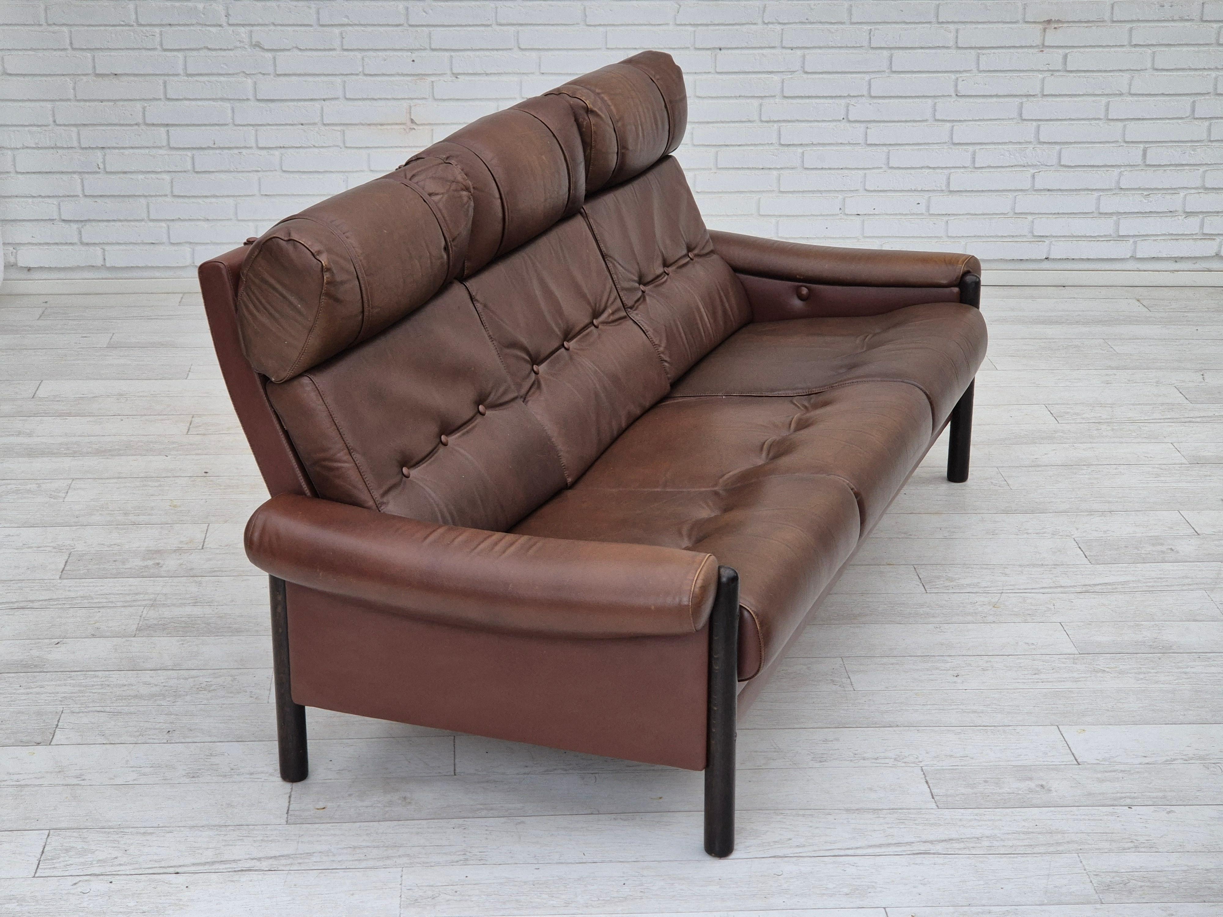 Scandinavian Modern 1970s, Danish 3-seater sofa, original condition, furniture leather, oak wood. For Sale