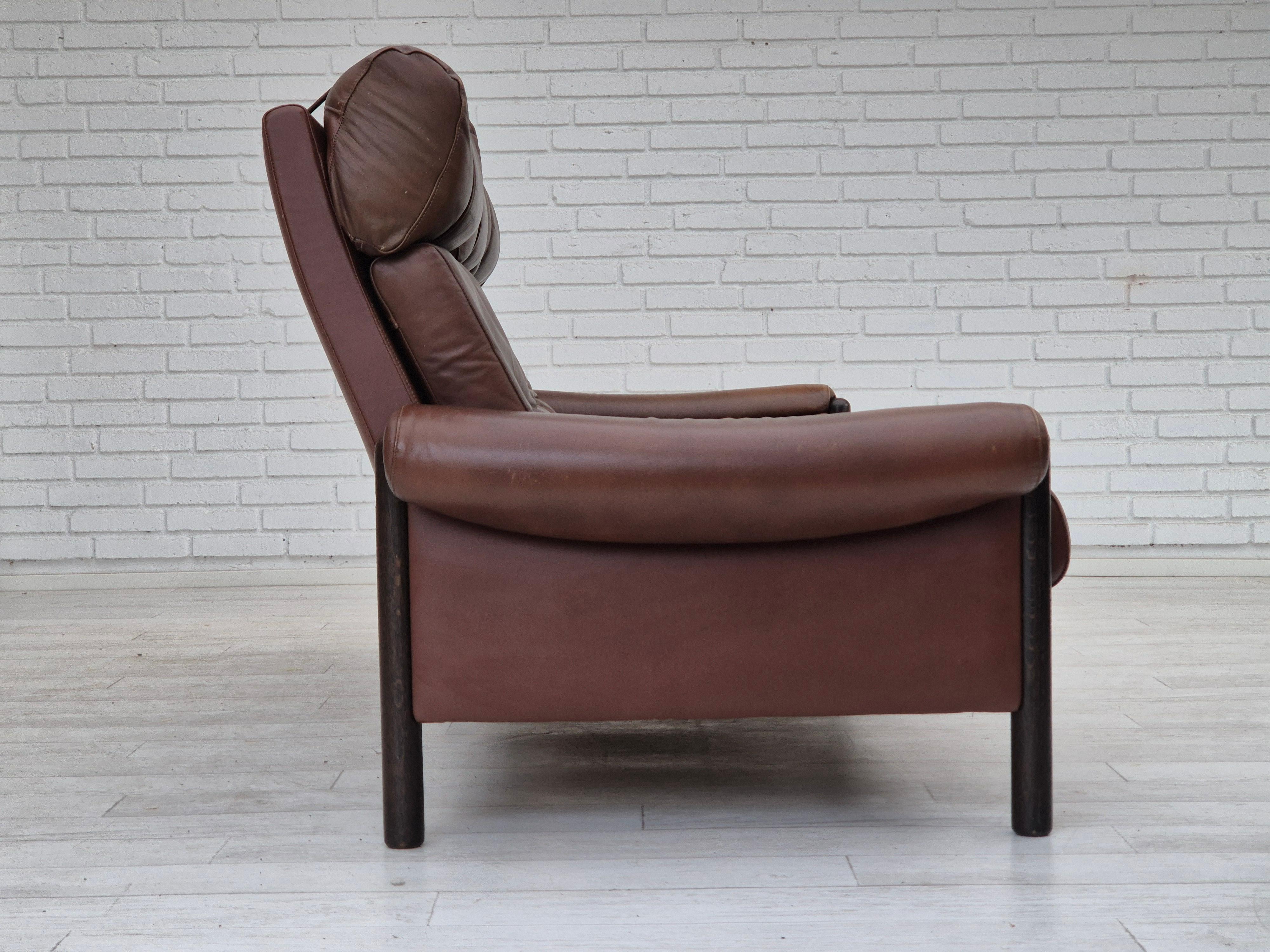 1970s, Danish 3-seater sofa, original condition, furniture leather, oak wood. In Good Condition For Sale In Tarm, 82