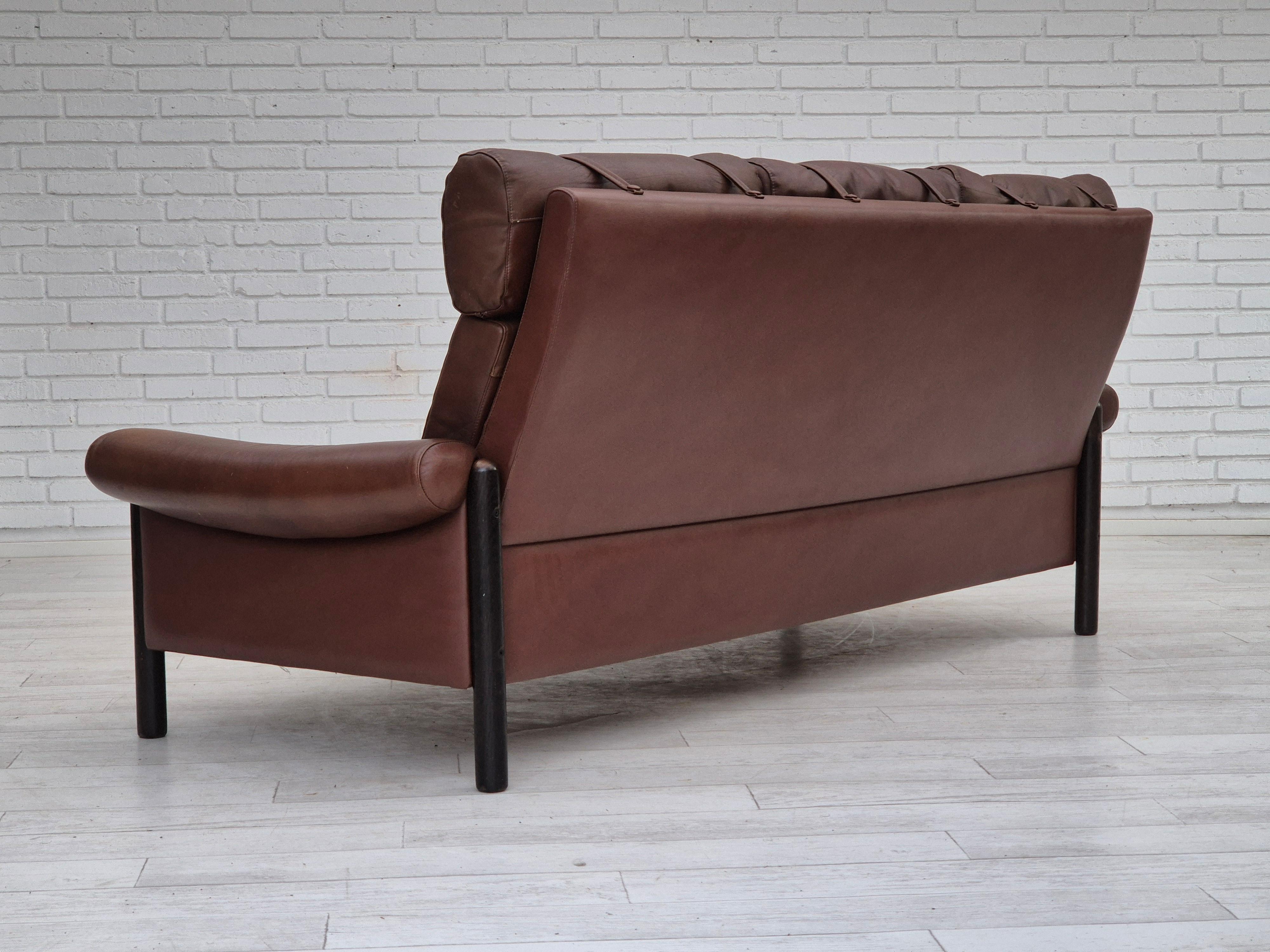1970s, Danish 3-seater sofa, original condition, furniture leather, oak wood. For Sale 1