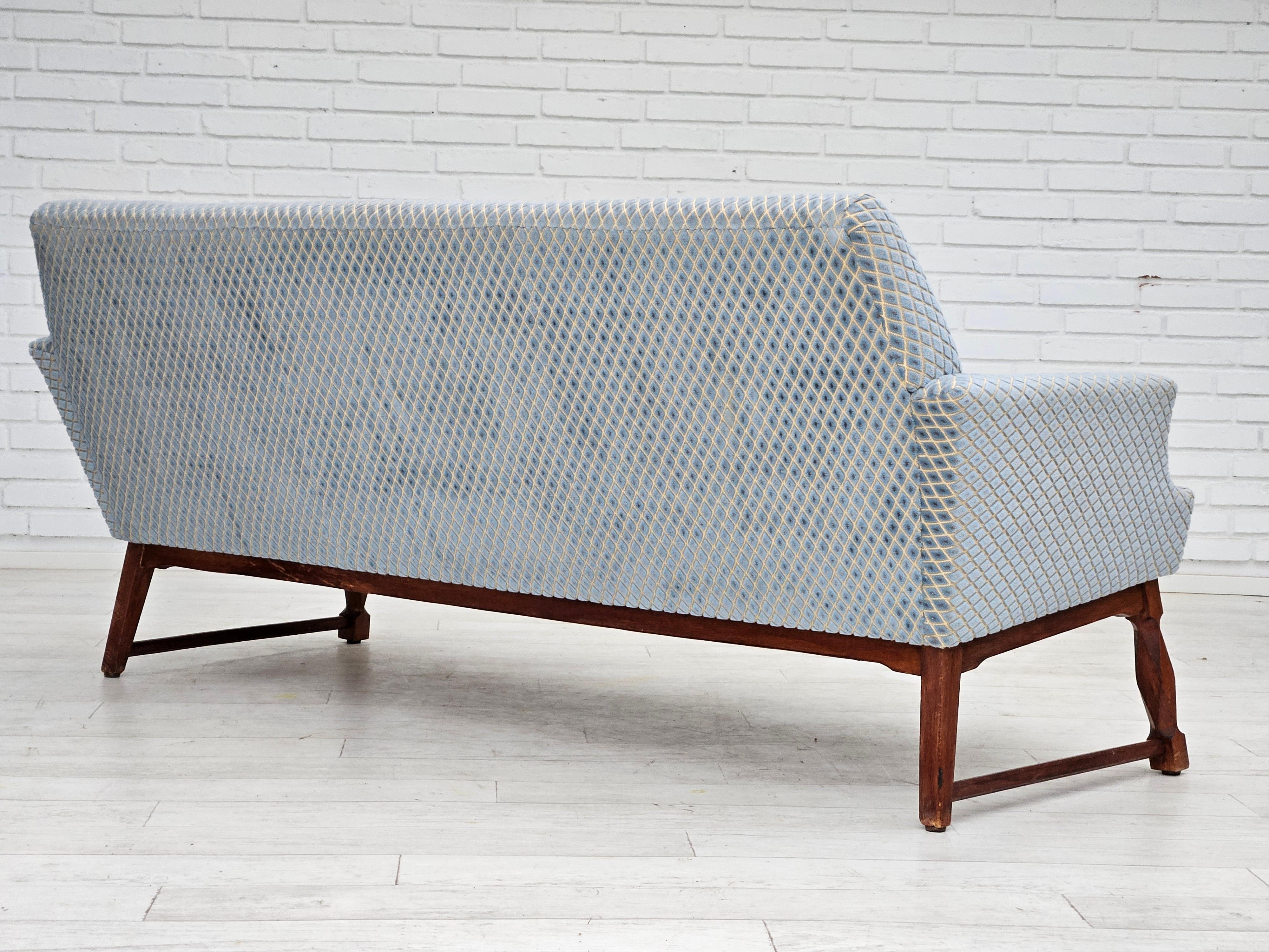 1970s, Danish 3 seater sofa, original good condition, velour, oak wood. For Sale 8
