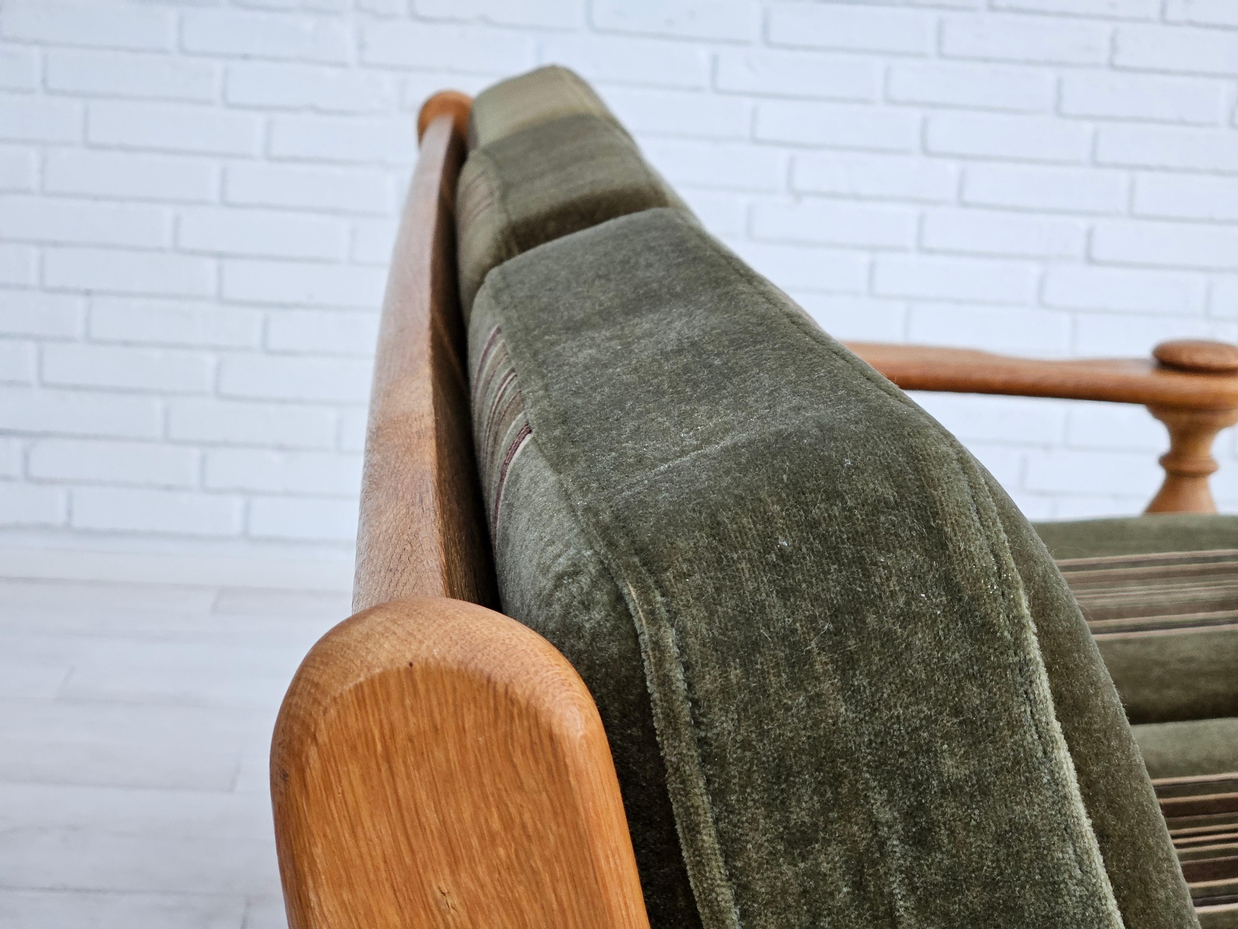 1970s, Danish 3 seater sofa, original very good condition, velour, oak wood. For Sale 5