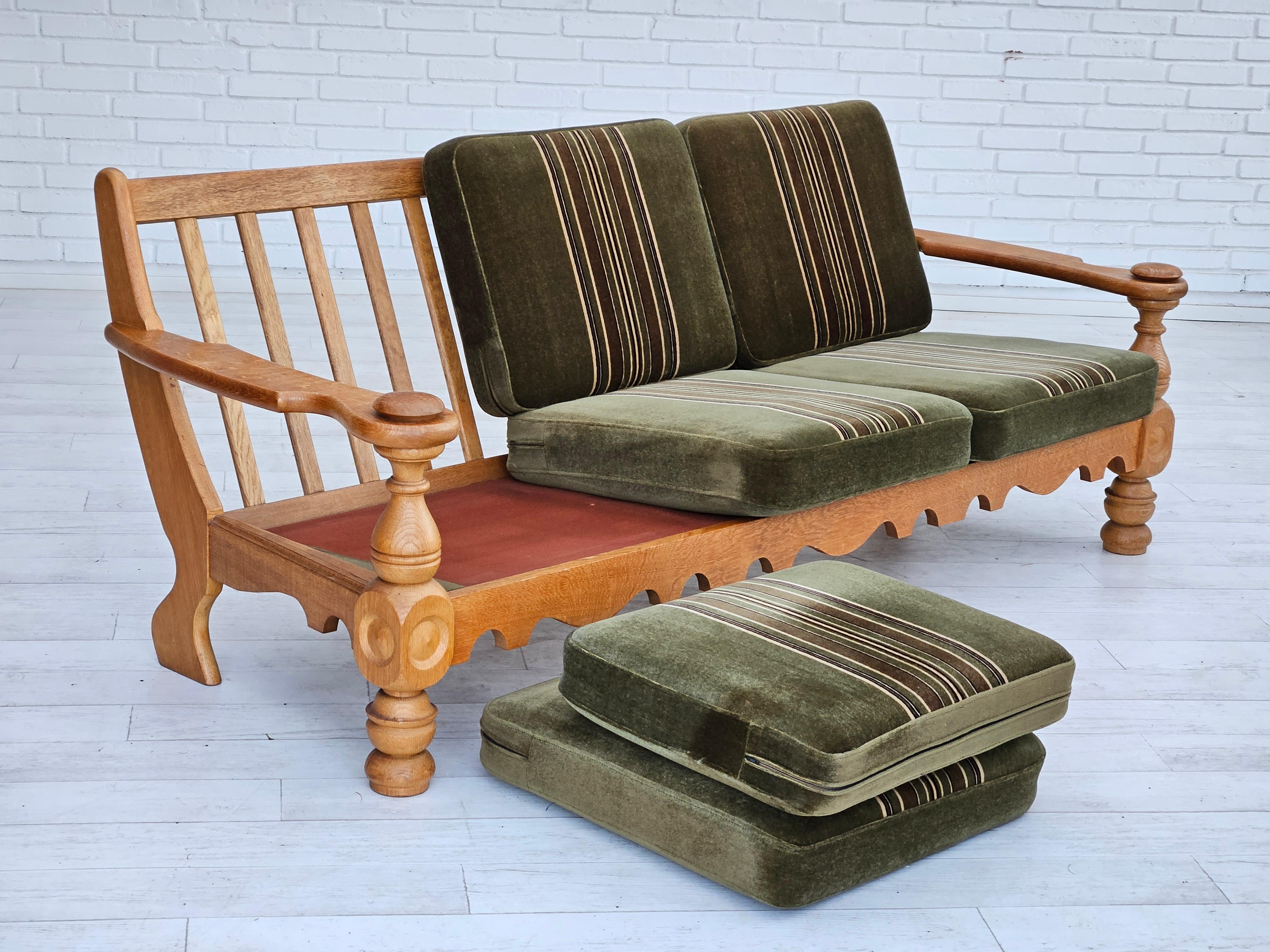 1970s, Danish 3 seater sofa, original very good condition, velour, oak wood. For Sale 8