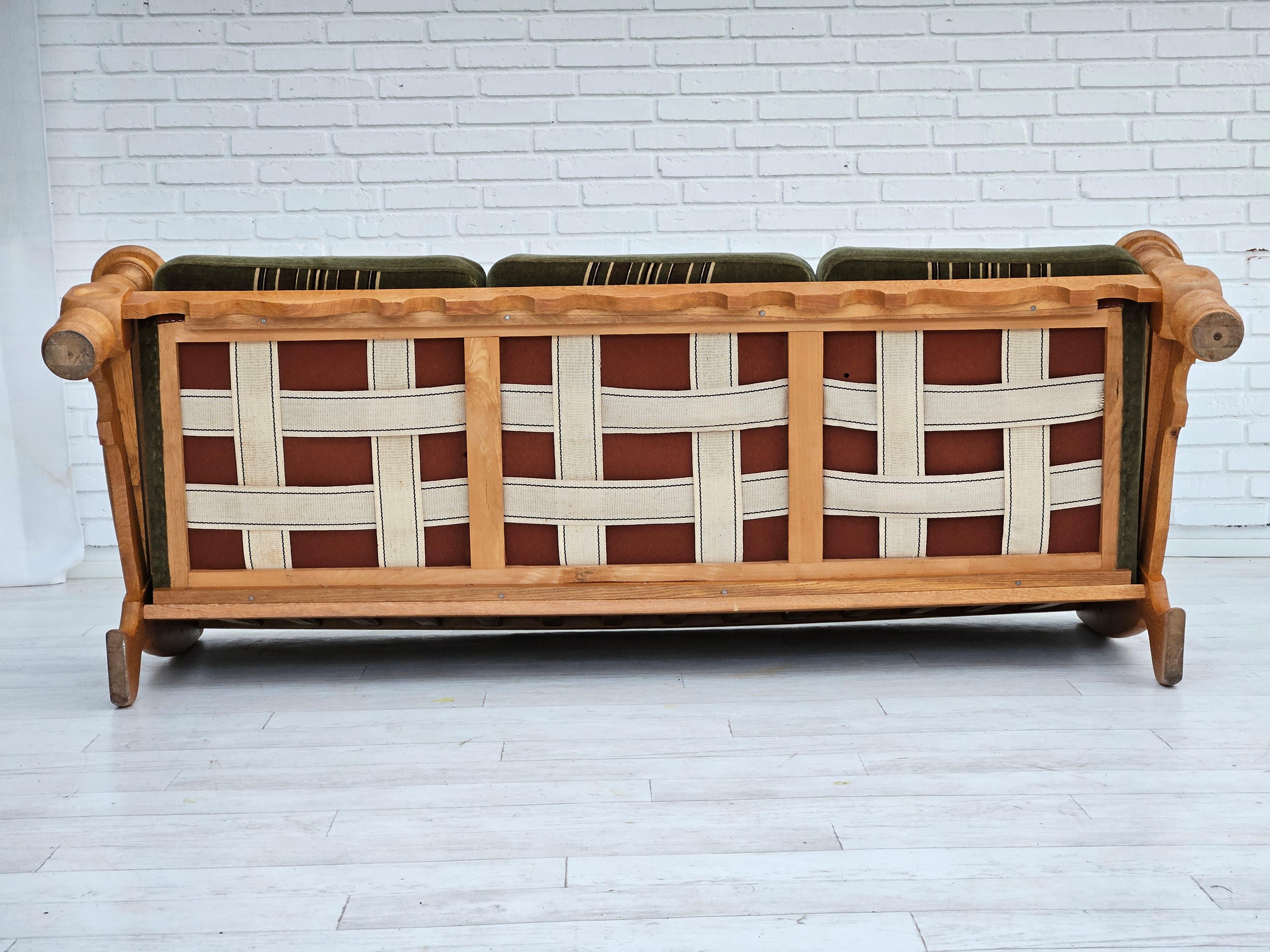 1970s, Danish 3 seater sofa, original very good condition, velour, oak wood. For Sale 9