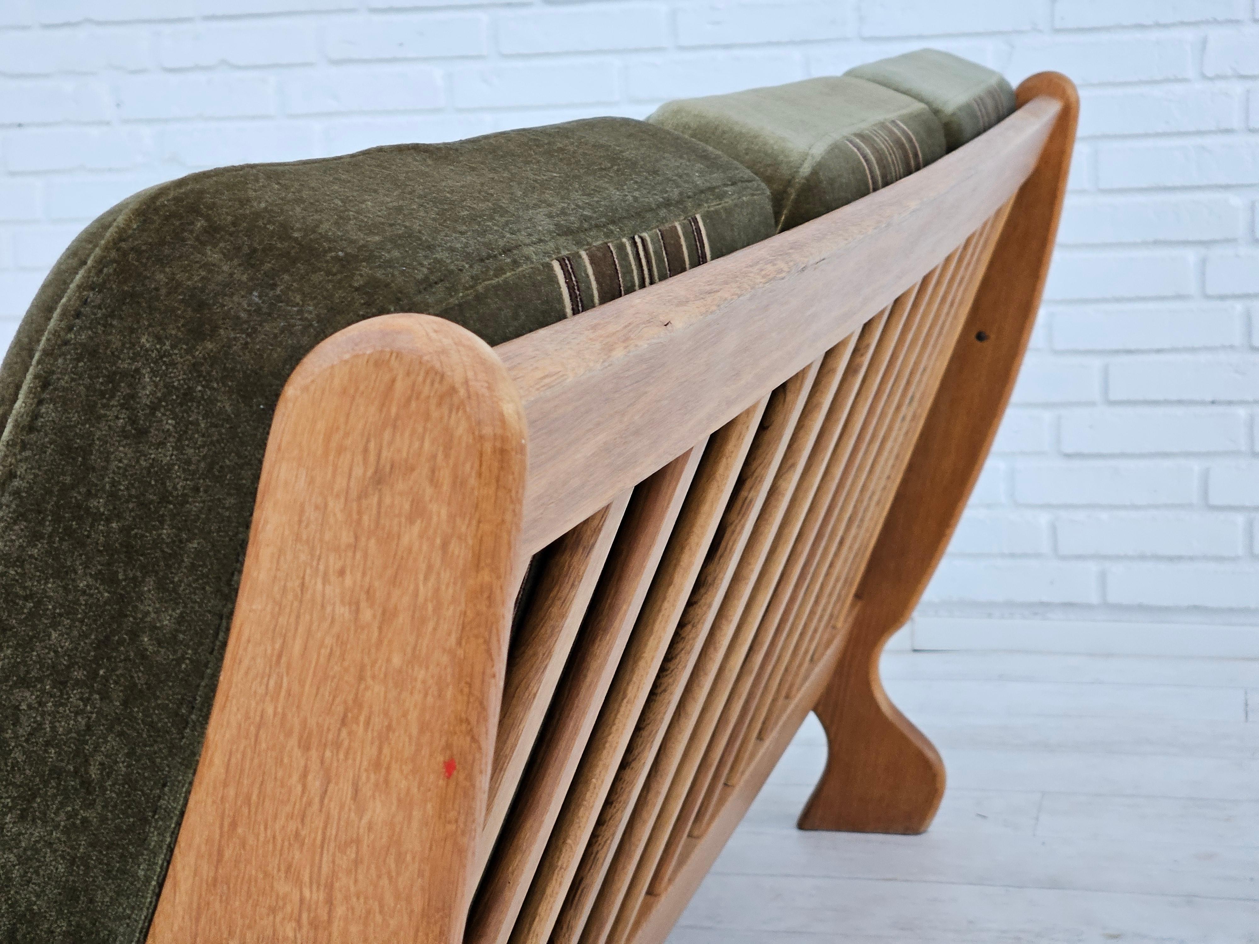 1970s, Danish 3 seater sofa, original very good condition, velour, oak wood. For Sale 10