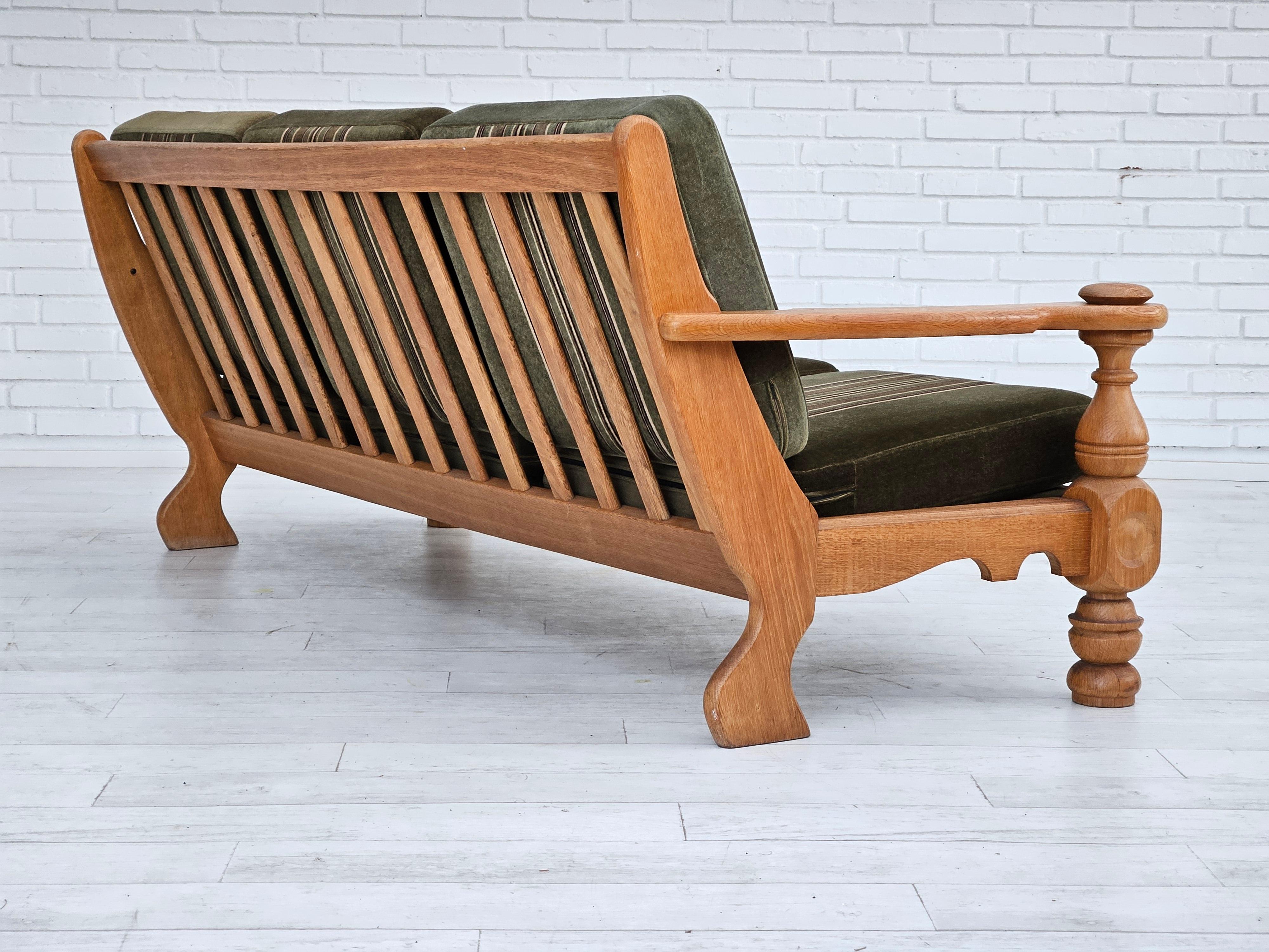 1970s, Danish 3 seater sofa, original very good condition, velour, oak wood. For Sale 2