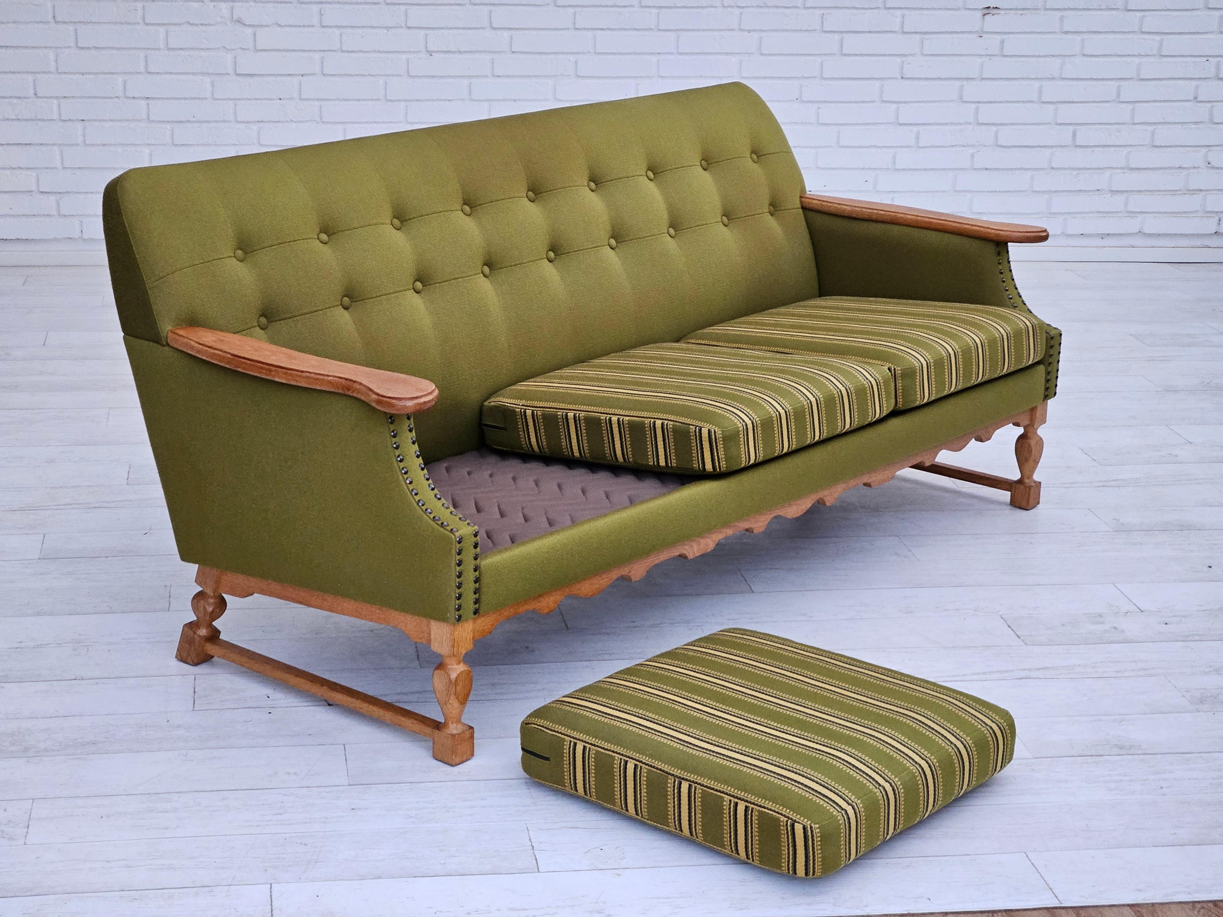 1970s, Danish 3 seater sofa, original very good condition, wool, oak. For Sale 4