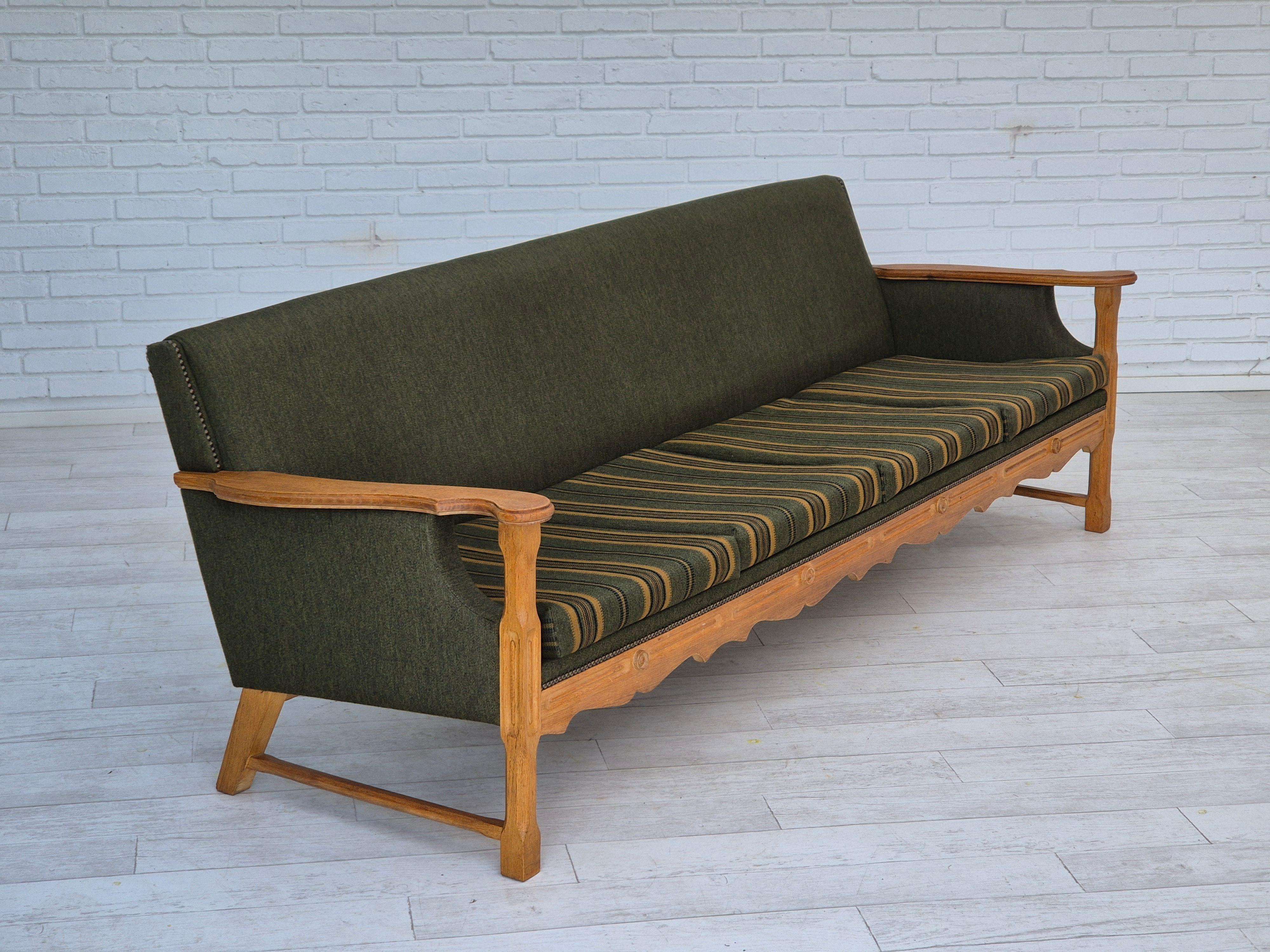 1970s, Danish 4 seater sofa, original very good condition, wool, oak wood. In Good Condition For Sale In Tarm, 82