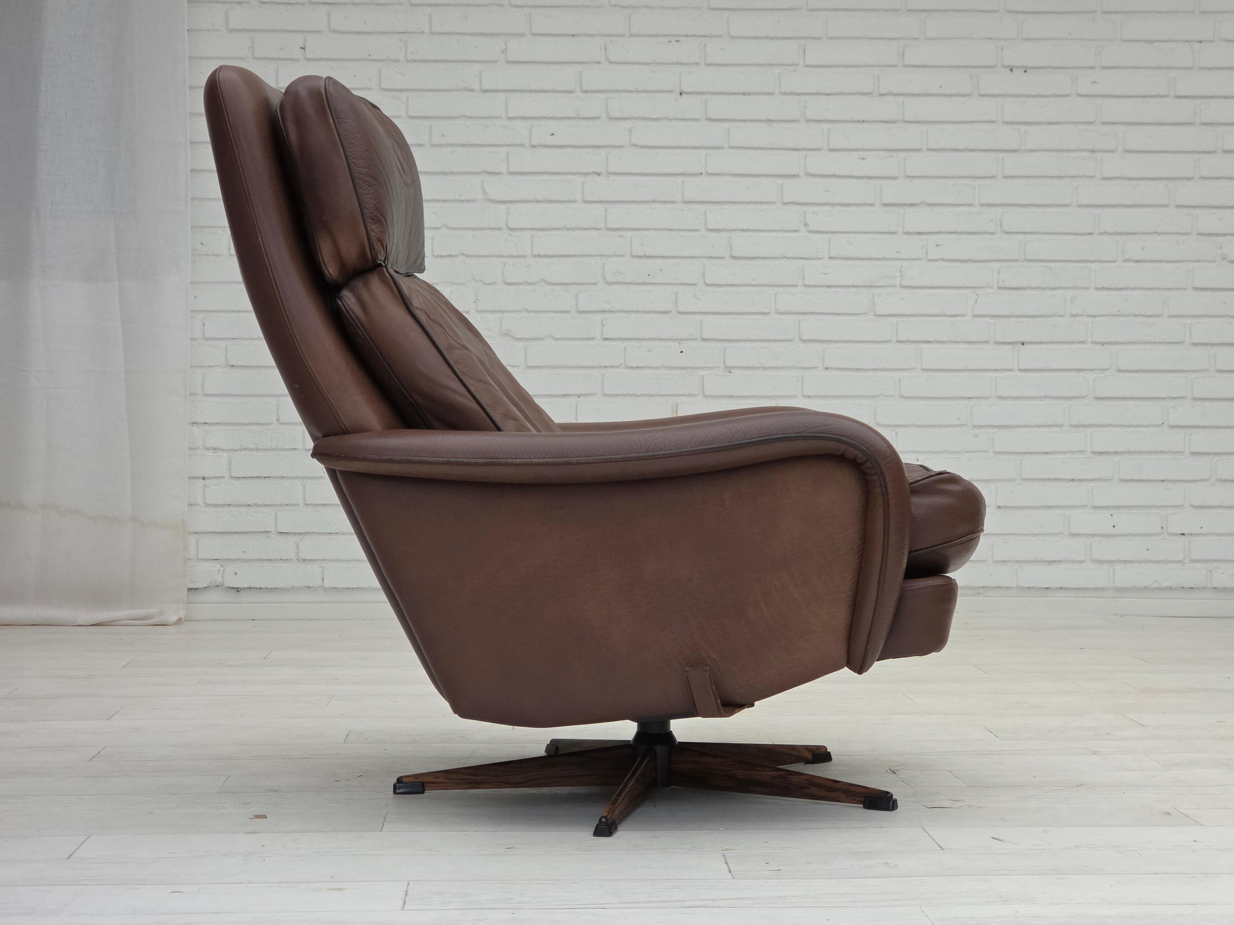 Poltrona girevole regolabile danese degli anni '70 con poggiapiedi di Madsen & Schubell. in vendita 11