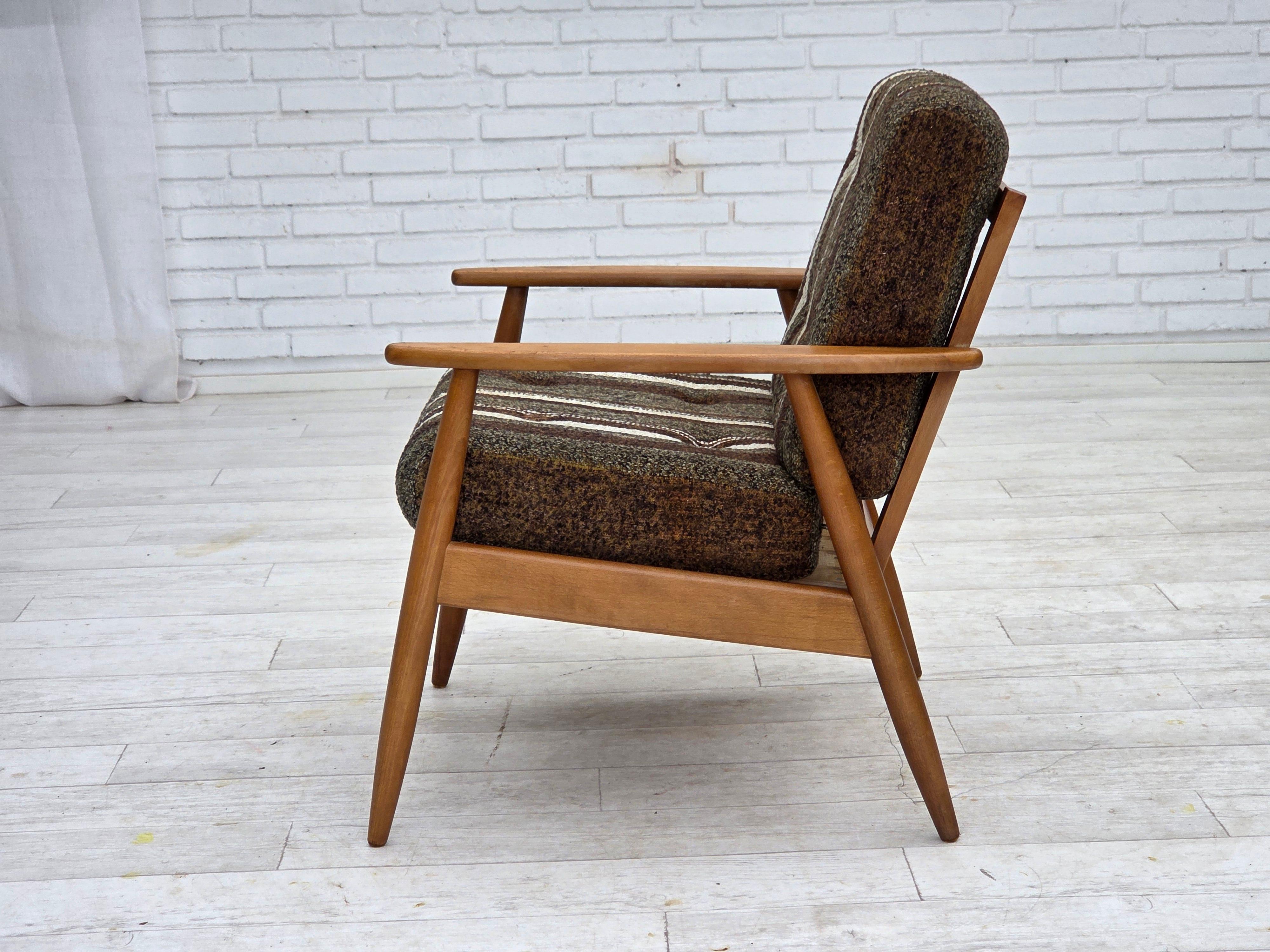1970er Jahre, Dänischer Sessel, Buchenholz, Möbelwollstoff. im Angebot 8