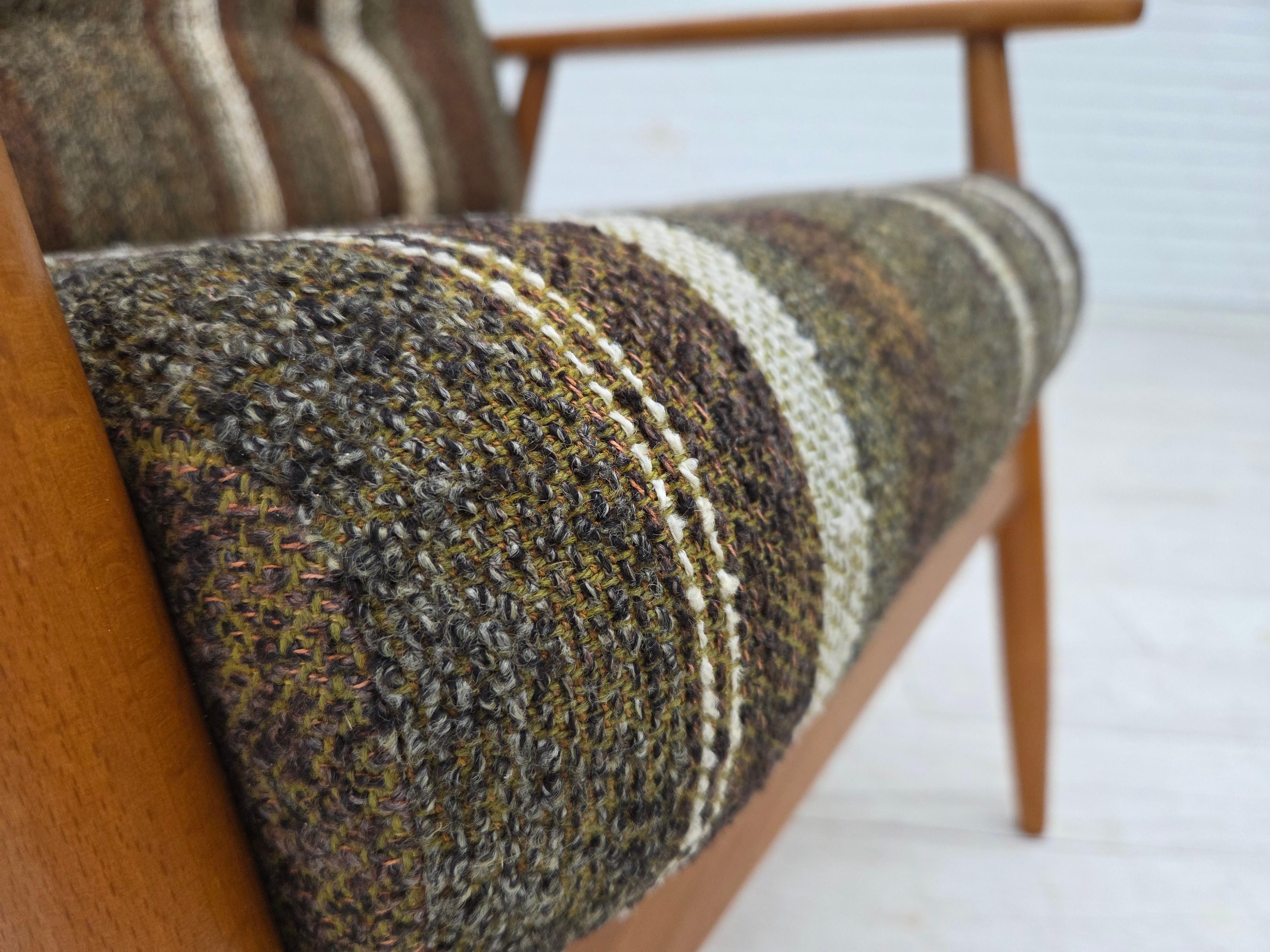 1970er Jahre, Dänischer Sessel, Buchenholz, Möbelwollstoff. im Zustand „Gut“ im Angebot in Tarm, 82