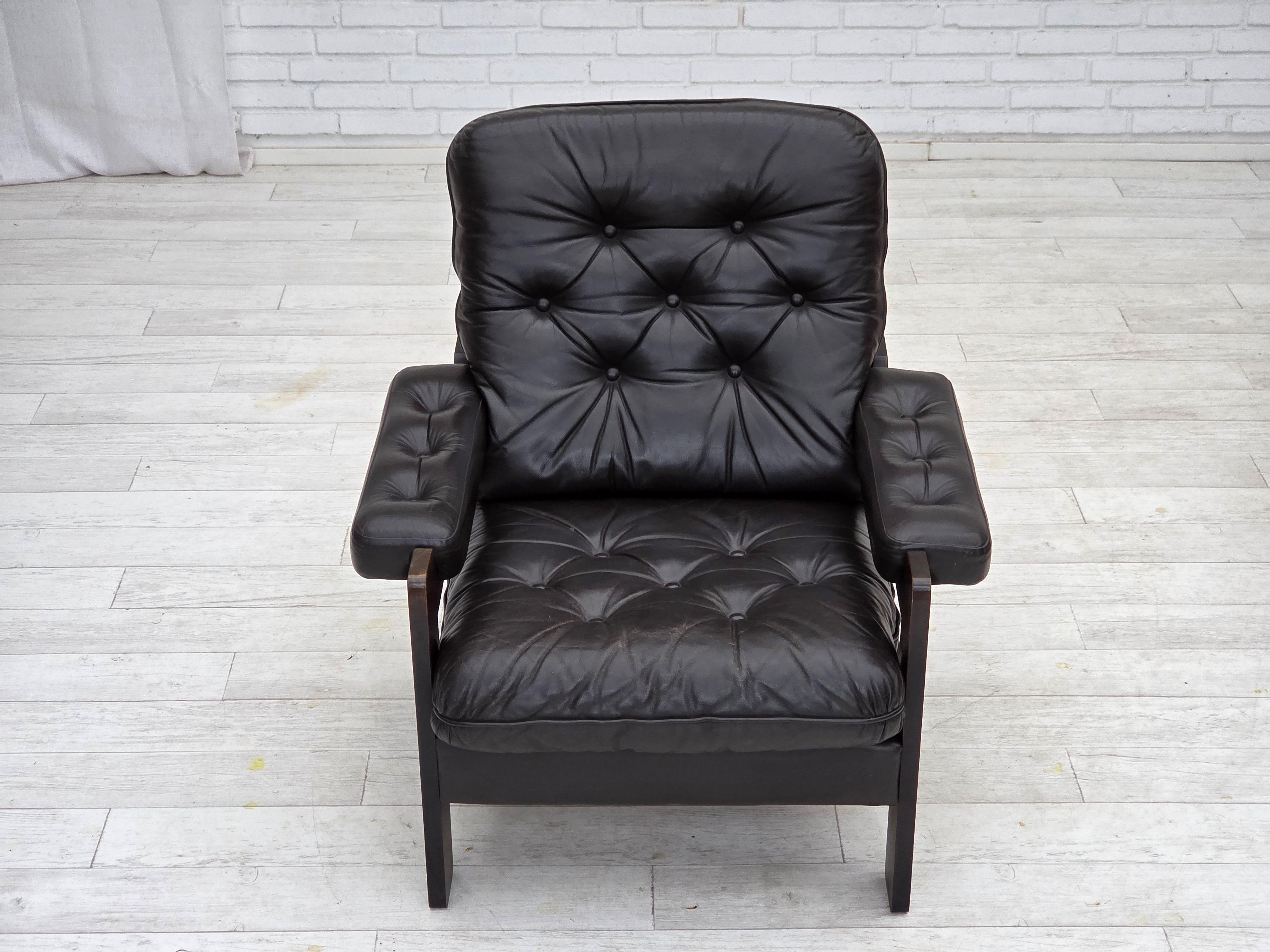 1970, fauteuil danois, cuir d'ameublement marron, bois de chêne. en vente 4
