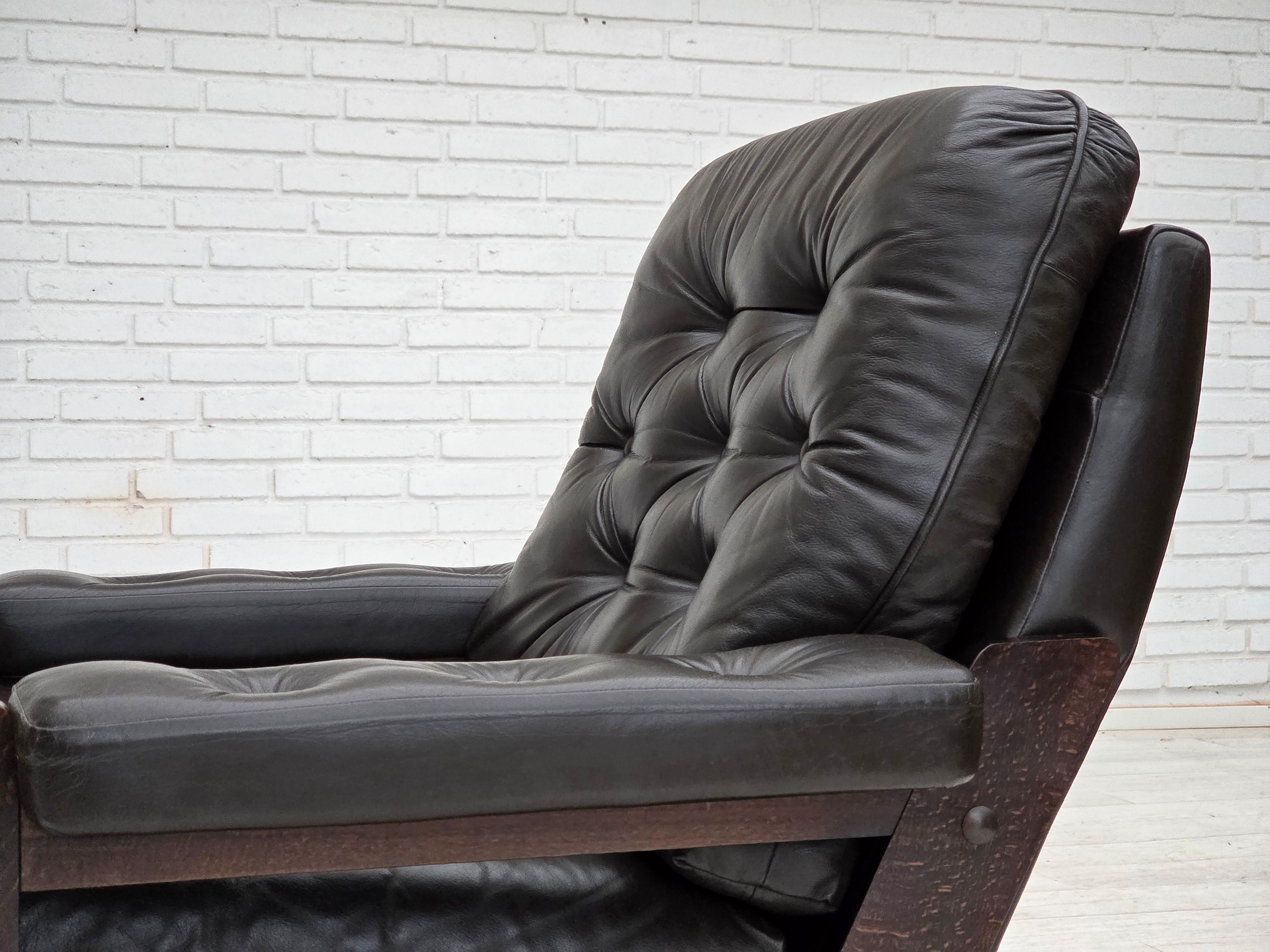 1970, fauteuil danois, cuir d'ameublement marron, bois de chêne. en vente 10