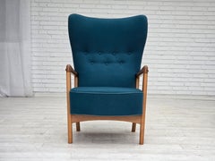 1970, fauteuil danois par Fritz Hansen, laine d'ameublement, bois de hêtre laqué.