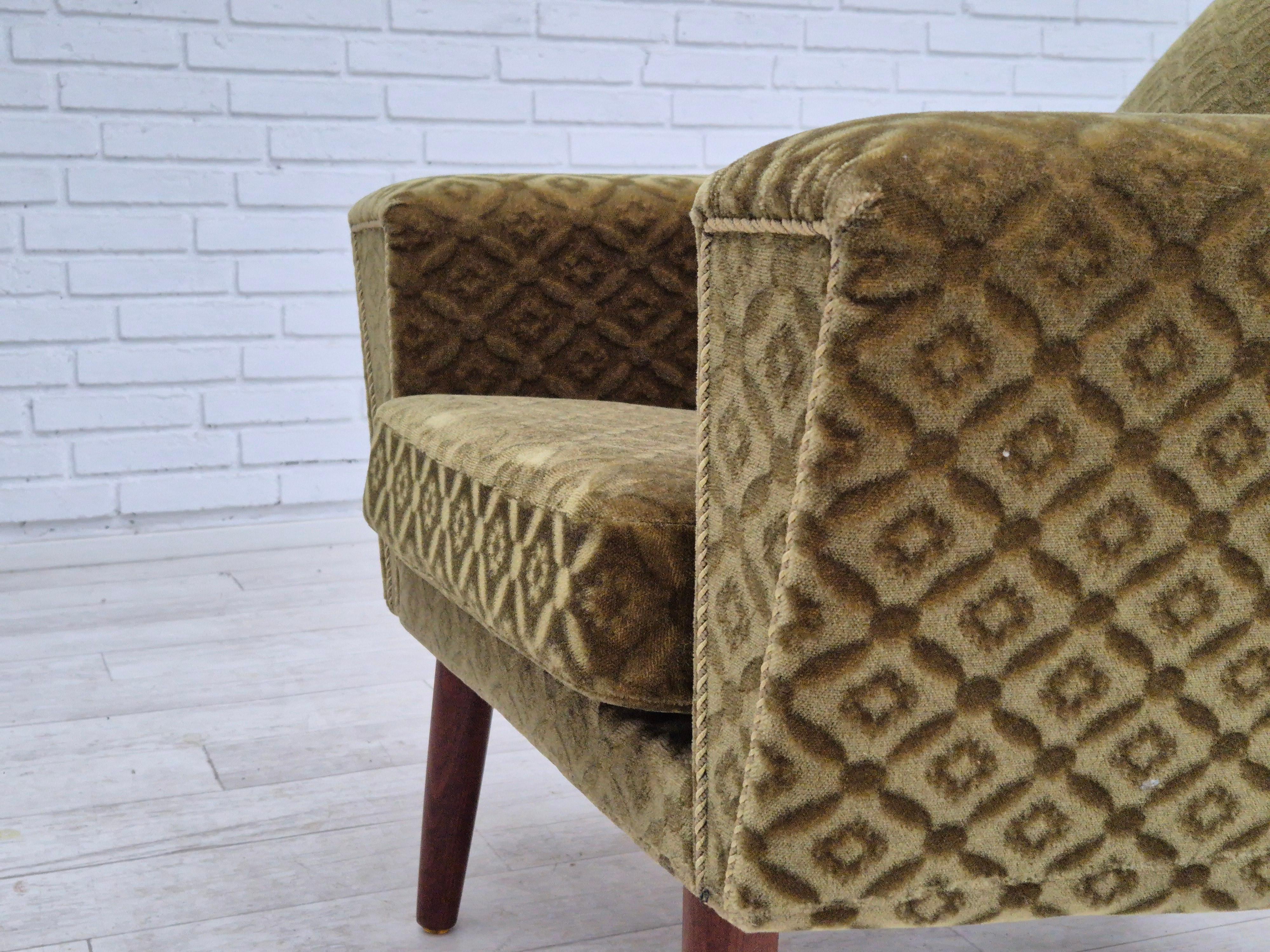 1970s, Danish armchair by Georg Thams, original upholstery, green velour, teak. For Sale 7