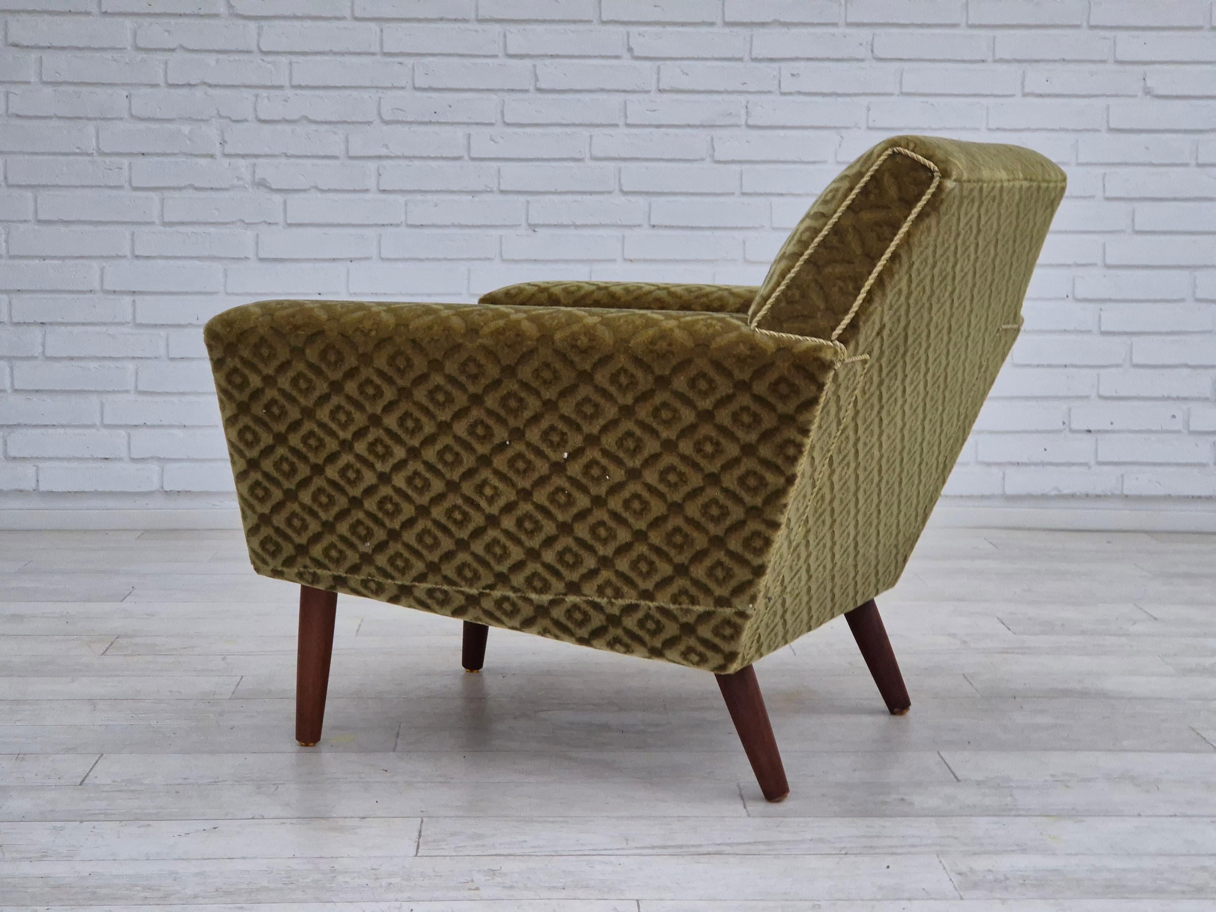 1970s, Danish armchair by Georg Thams, original upholstery, green velour, teak. For Sale 2
